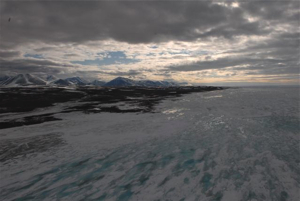 The northern coast of Greenland in front of Kaffeklubben.