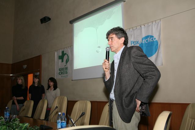 PRESENTATION OF PAX ARCTICA EXPEDITION RESULTS WITH (FROM LEFT TO RIGHT): FLAAM HARDY, AINHOA HARDY, BETH IDLOUT AND LUC HARDY