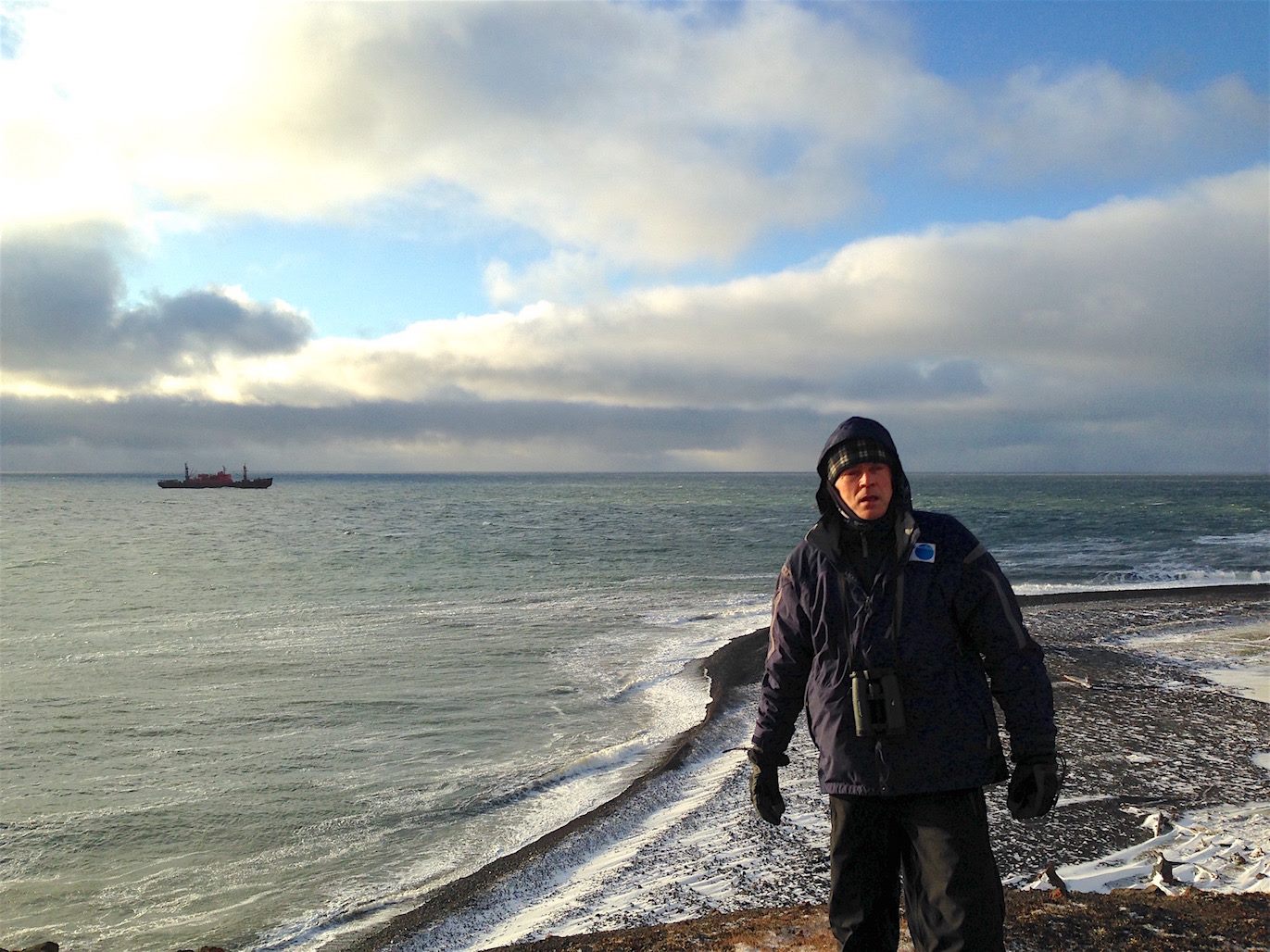 How to access a remote island in the East Siberian Sea : need the perfect combination of ice, wind, swells, fog or lack thereof... – if solid ice around, just walk... – if no ice and no swells, rubber boats... – if ice, some swells and winds not too strong: helicopter. – if no ice but swells and fog: stay on the ship!