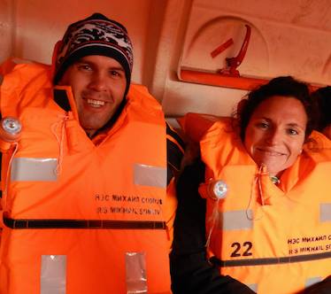 Eventually both Alexey Molchanov and Aurore Asso dropped their life jackets to do their deep free dives in the East Siberian Sea ...