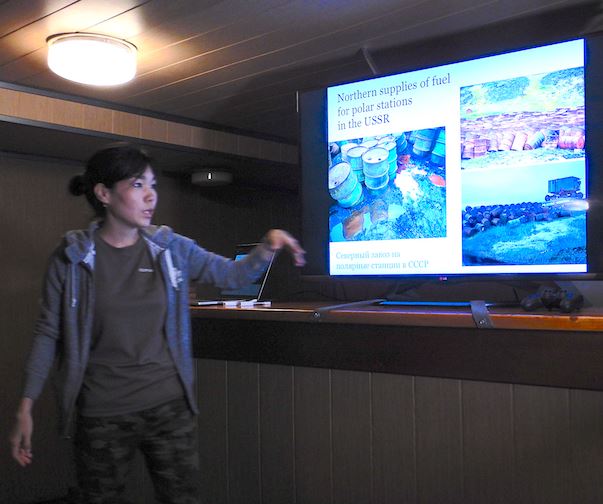 Larisa Shelokhovskaya, a senior biologist at the Ministry of Natural Resources of Yakutia enlightened us all about the richness of Yakutian fauna and flora, but also about the cleaning work from past pollution which remains to be done, especially on the Arctic coast.