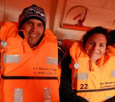Eventually both Alexey Molchanov and Aurore Asso dropped their life jackets to do their deep free dives in the East Siberian Sea ...