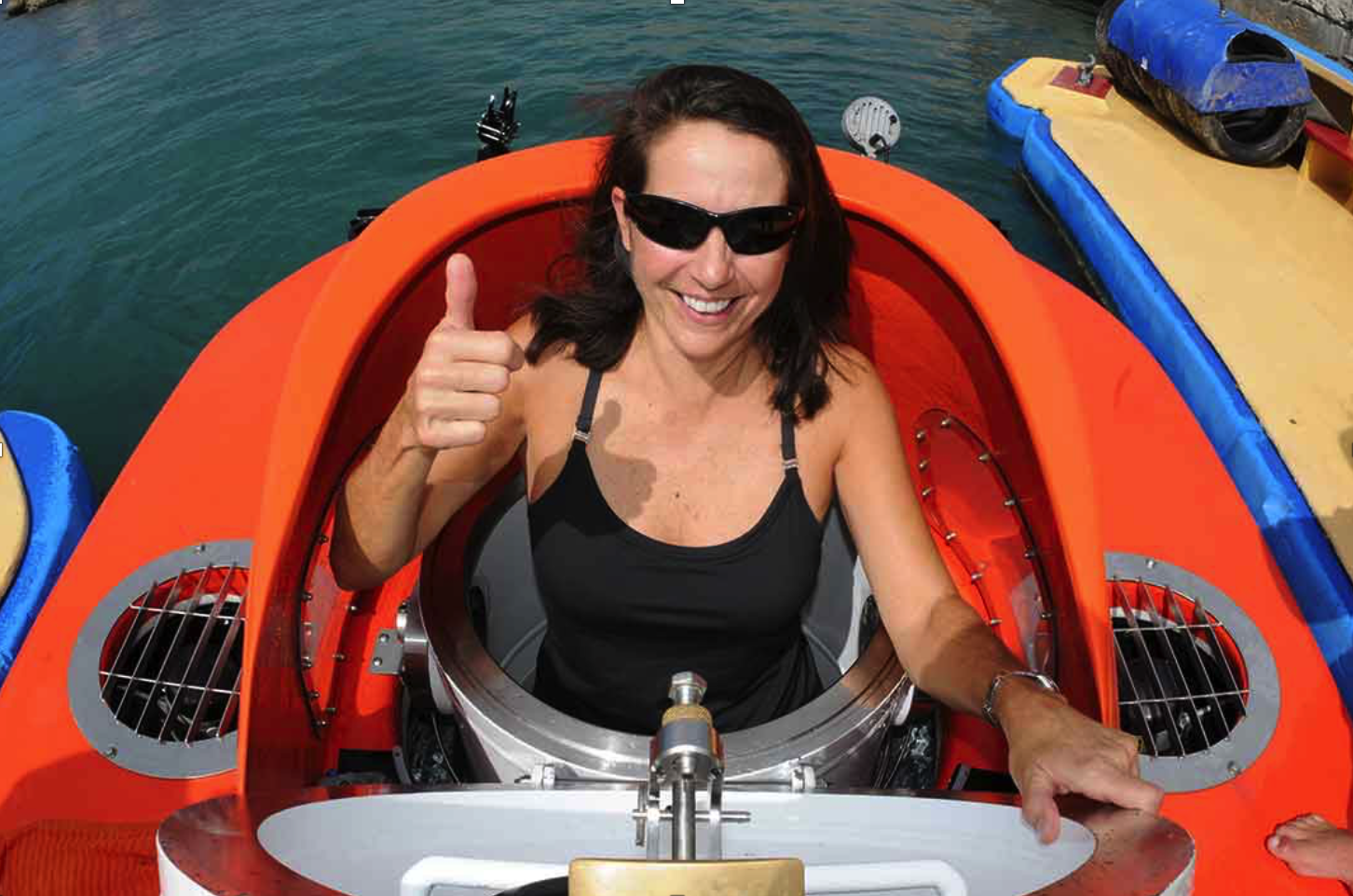 DR. CAROLE BALDWIN SCIENTIST Dr. Baldwin is Curator of Fishes and Chair of the Department of Vertebrate Zoology at Smithsonian and director of the museum’s Deep Reef Observation Project (DROP), a marine research initiative that aims to explore and monitor long-term changes in poorly studied tropical deep-reef ecosystems.