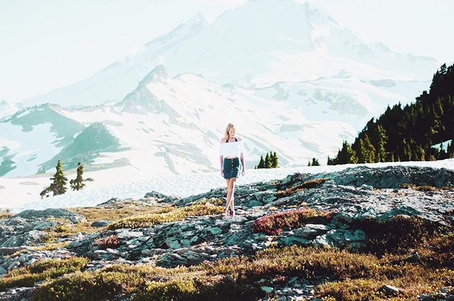 I will be in Sequim and doing photoshoots tomorrow through Wednesday! I have limited spots available, but if you're in the mood to have a camera shoved in your face for an hour and a half, slide in my DMS!