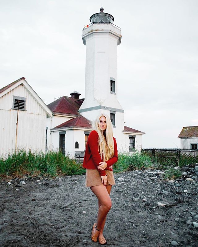 I'm headed to LA, but this shoot from PT is still on my brain 😍
.
.
.
#letsgosomewhere #ftwotw  #portrait #under3kyo #photographysouls #quietthechaos #pnw #lifeofadventure #photography #portraitphotography #featuremeofh #infectedfilms