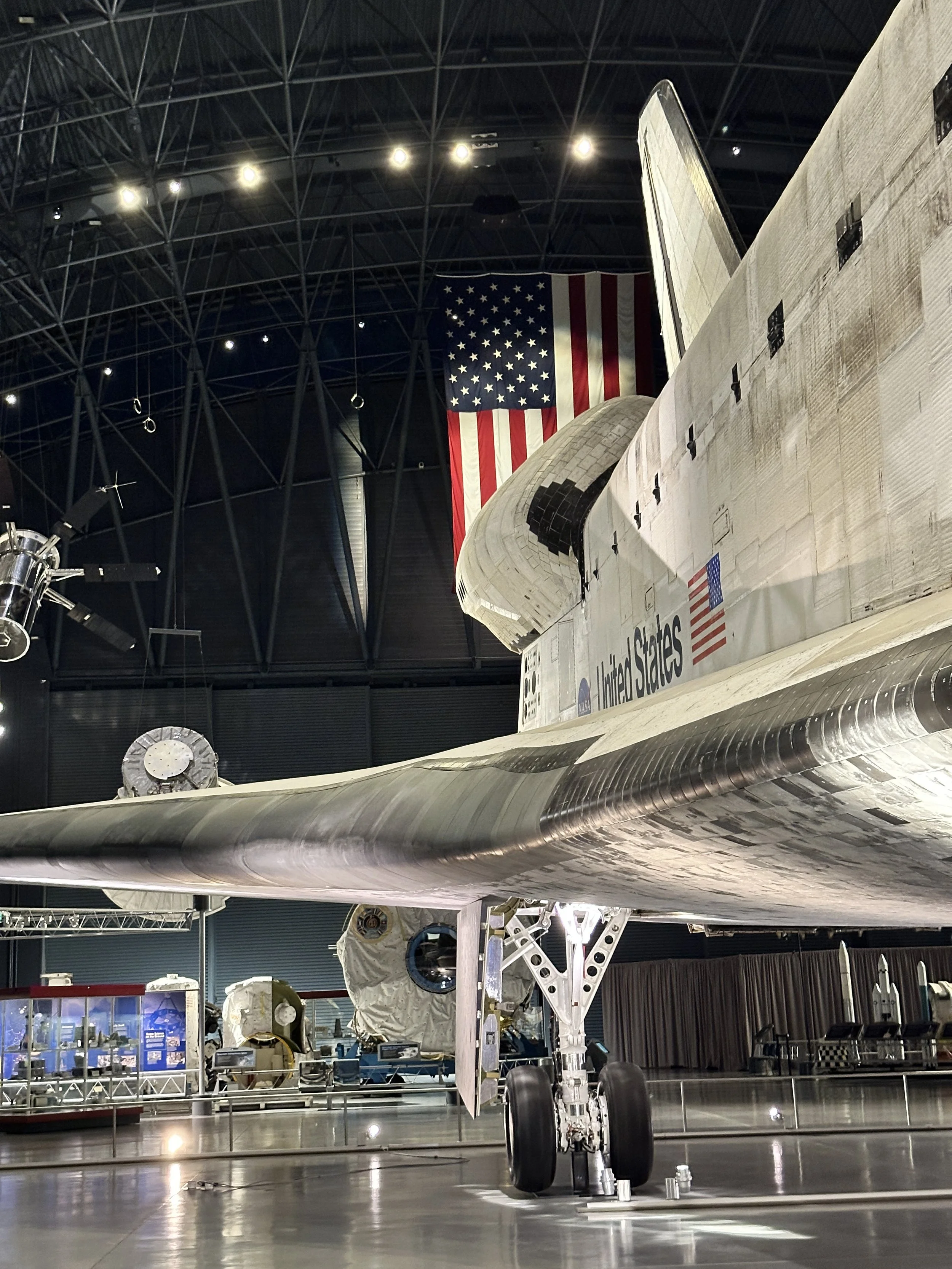 HOLiDAY PARTYS @ A MUSEUM 🤯 😎 🛰️🛩️