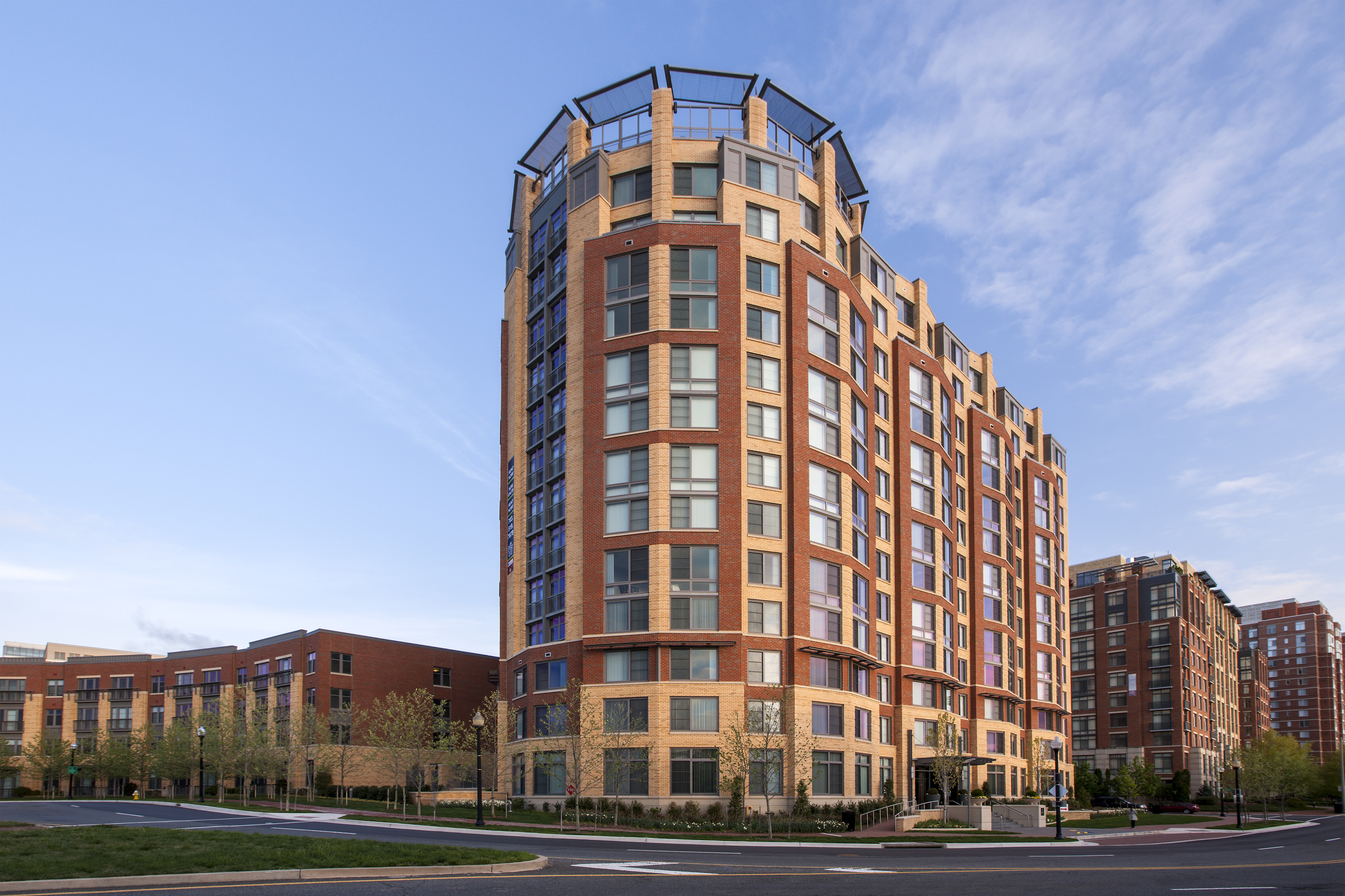 Post Carlyle Square Apts Exterior Image-141316.jpg