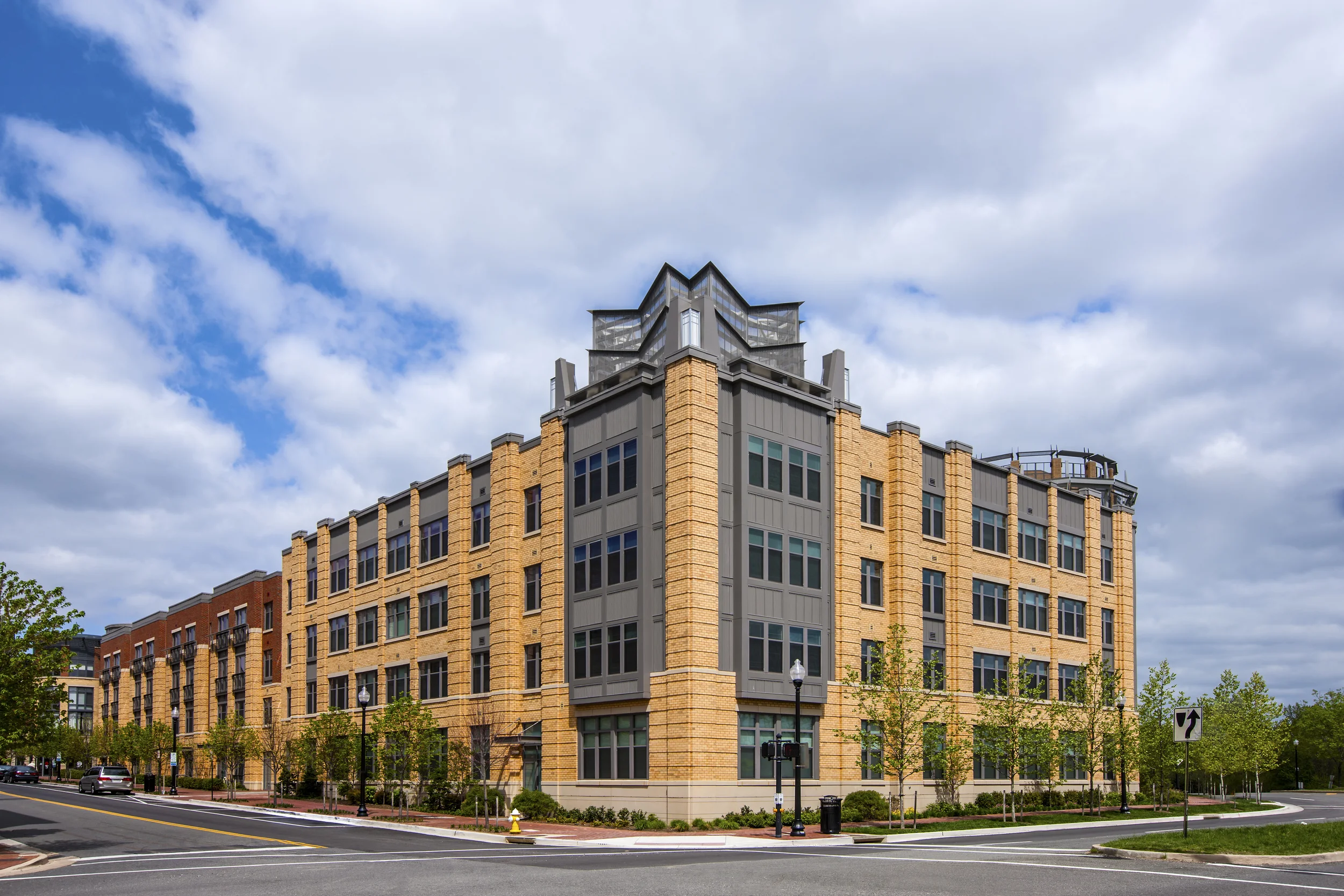 Post Carlyle Square Exterior Image-141608.jpg
