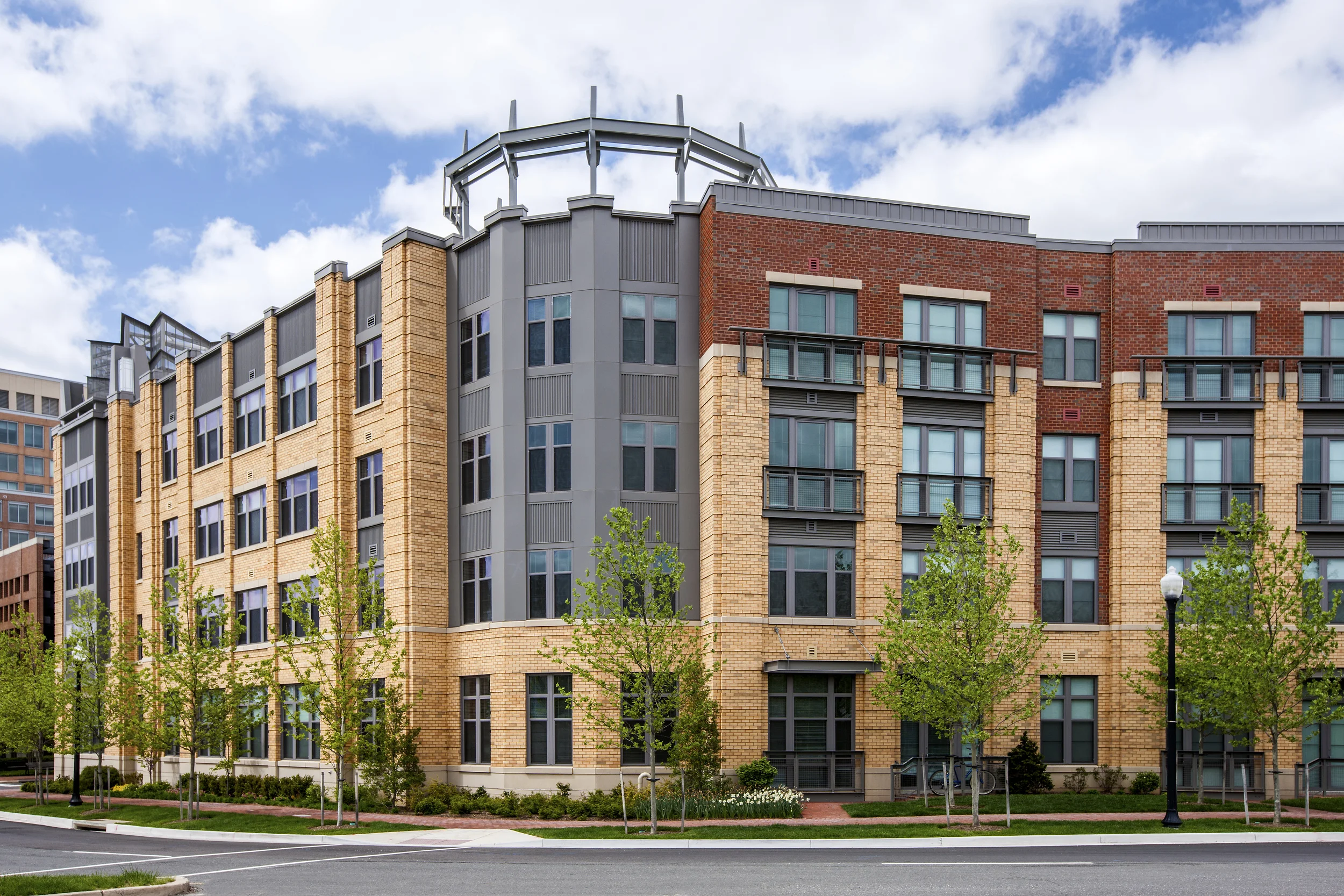 Post Carlyle Square Exterior Image-141623.jpg