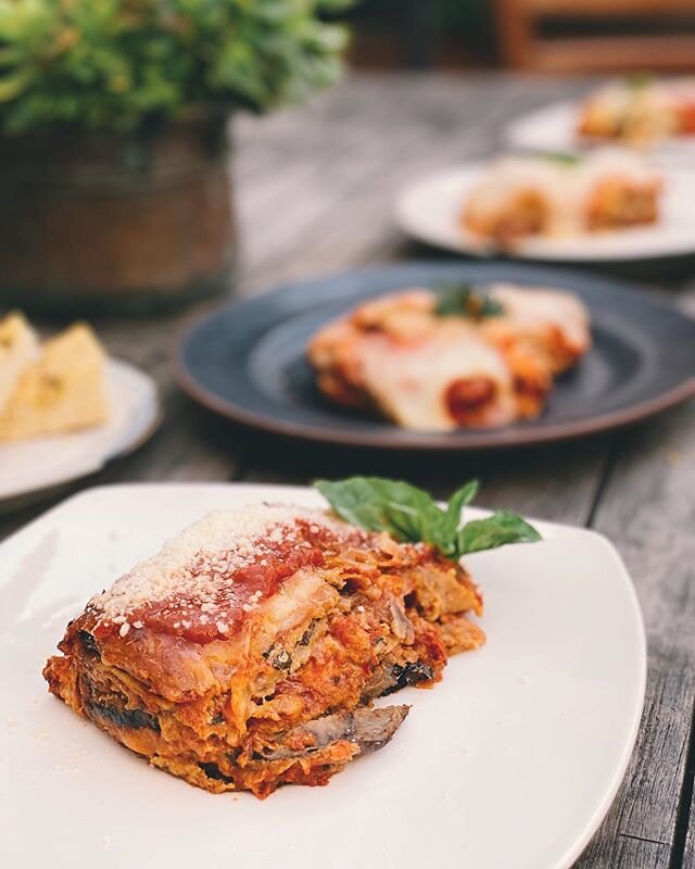 👨🏻&zwj;🍳 Have you tried one of Dino&rsquo;s family meals yet? They&rsquo;re definitely on the list of things to eat while in quarantine. .
We&rsquo;ve got veggies options like the eggplant parmesan and spinach lasagna, to a classic meat lasagna an