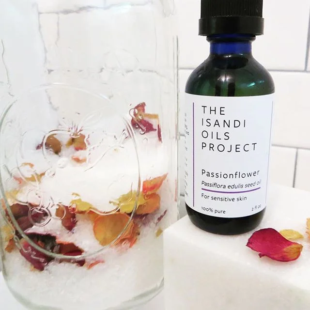 The perfect antidote to our first dreary fall Saturday. Featuring perfect tub salts blended by the lovely @terra_sita.

#tubtime #bath #rainyday #rain #PNW #Portland #relax #daydream #rest #passionflower #bodyoil #faceoil #skincare #isandi #saturday 