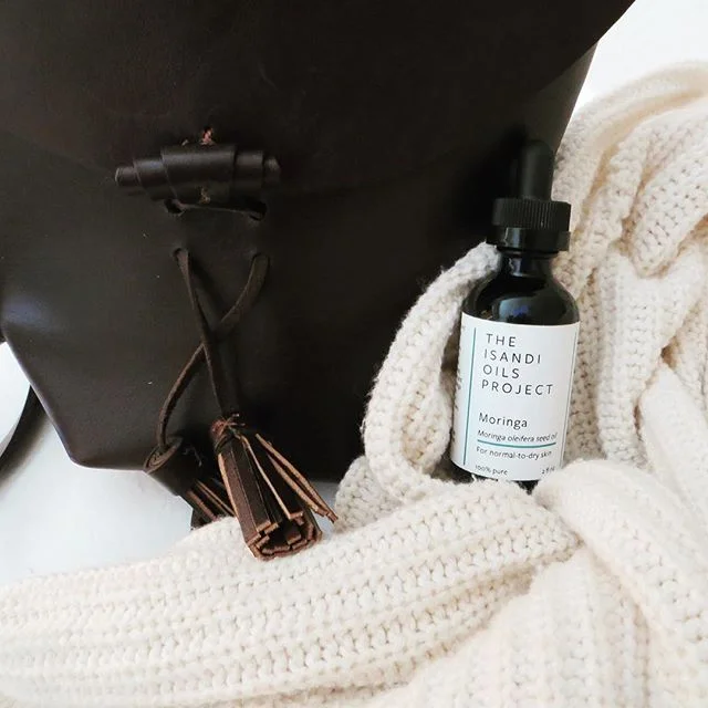 Happy Fall, everyone! #wereready style credits to #moringa, @minnieandgeorge and @jcrew #fallessentials #backtoschool #work #organicskincare #naturalskincare #skincare #fall #equinox #isandi #style #sweater #backpack #fashion #beauty #beautyblog