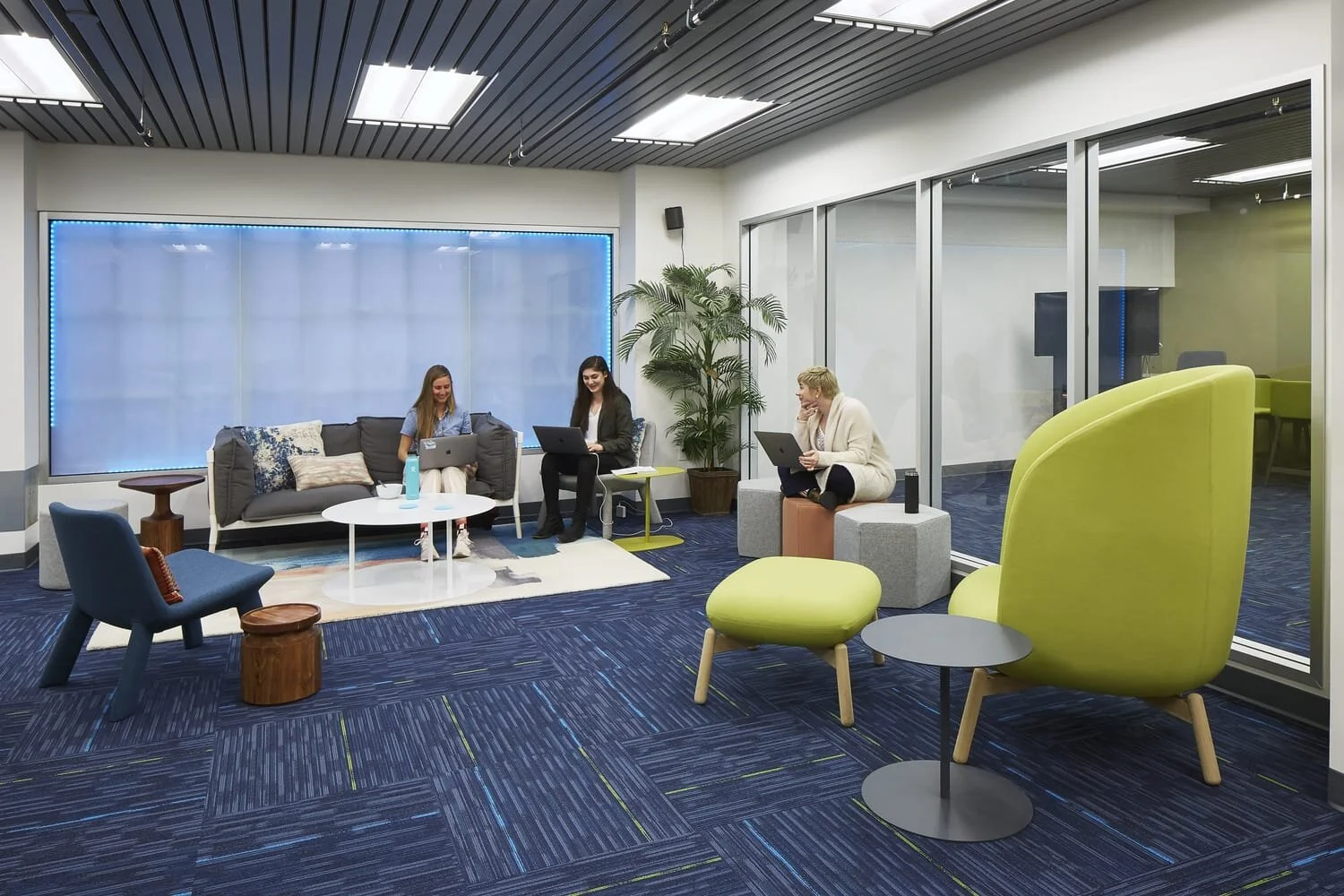 lounge-coworkers-sightbox.jpg