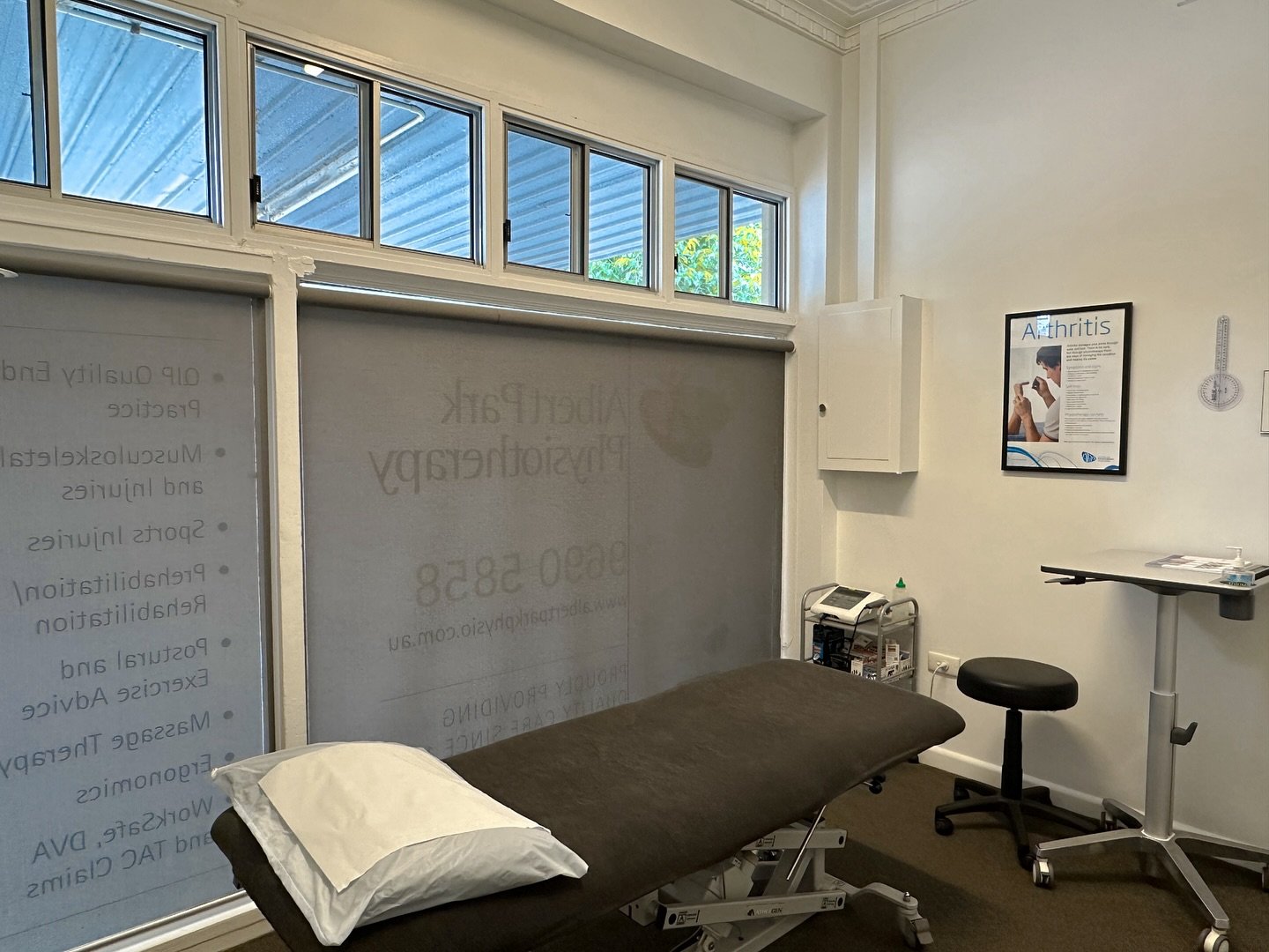 One of our treatment rooms! Our practitioners can see you regarding:
&bull; Musculoskeletal Pain and Injuries
&bull; Sports Injuries
&bull; Prehabilitation/Rehabilitation
&bull; Postural and Exercise Advice
&bull; Massage Therapy
&bull; Ergonomics
&b