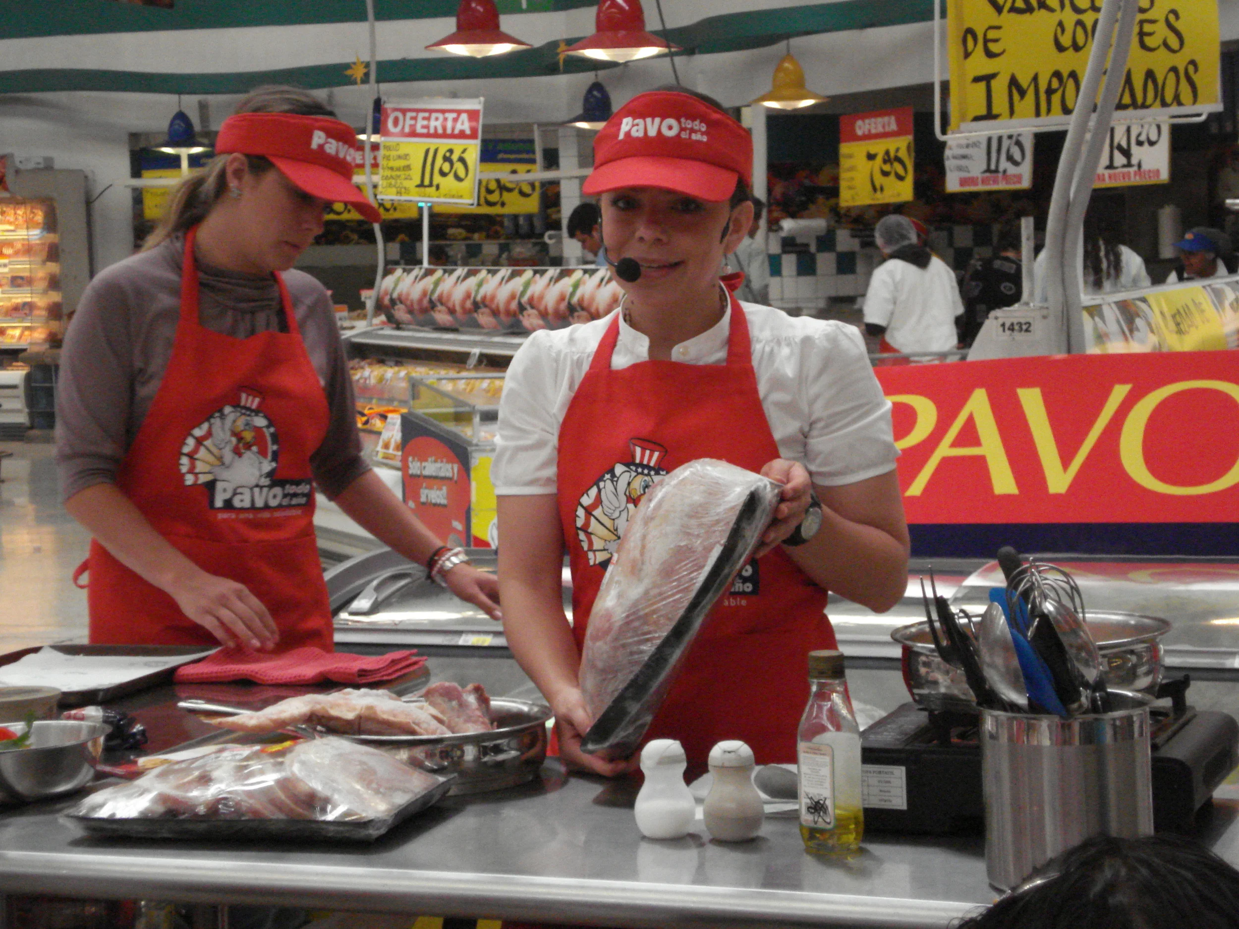 Poultry education in a supermarket