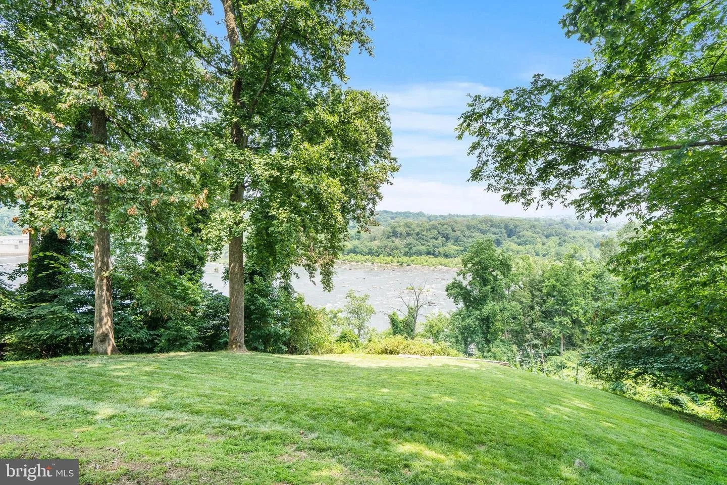 1175 Crest Lane — CONTEMPORARY LISTINGS