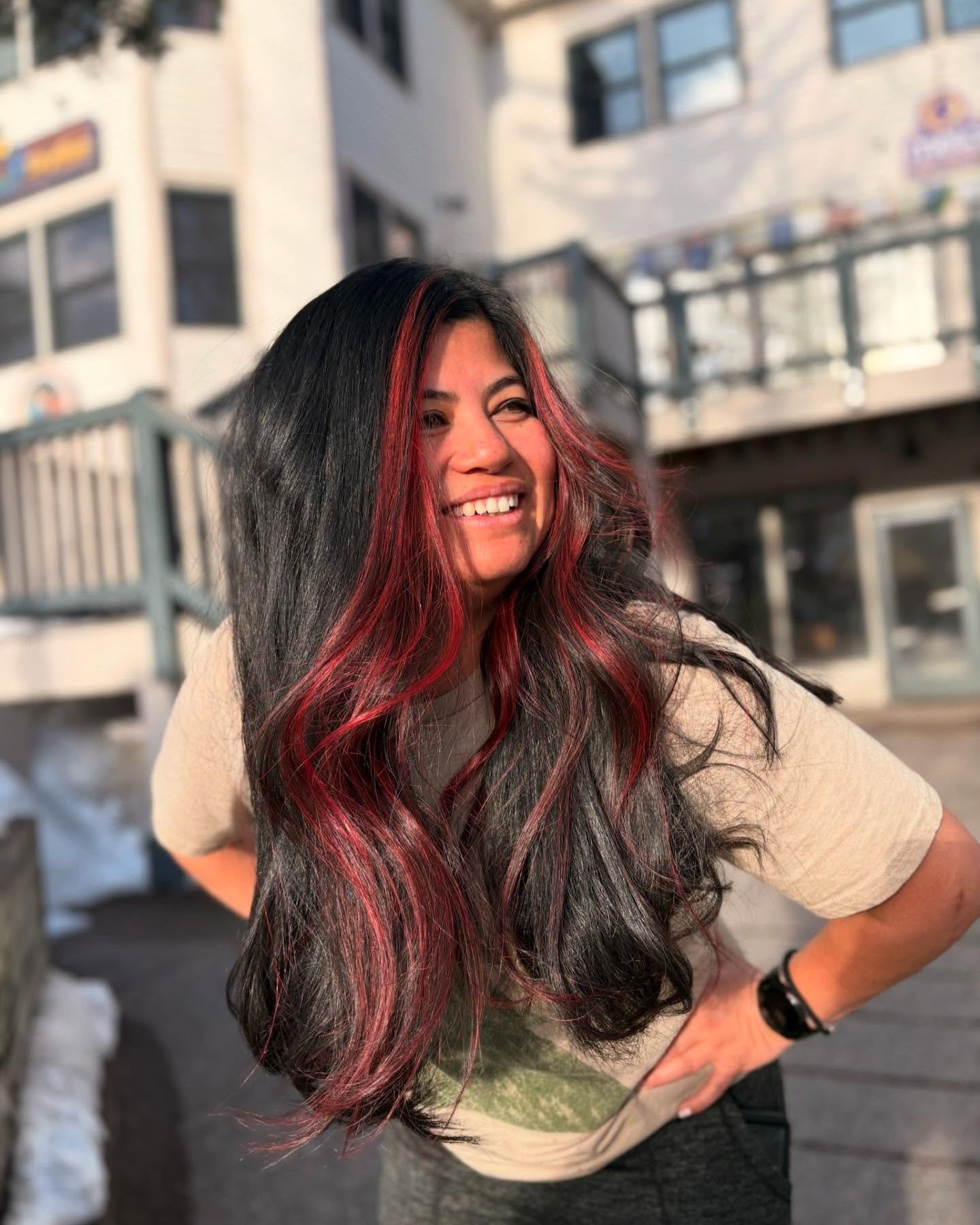 Obsessed with this face framing result!✨

You can now book online: www.bcbsalon.com/jess