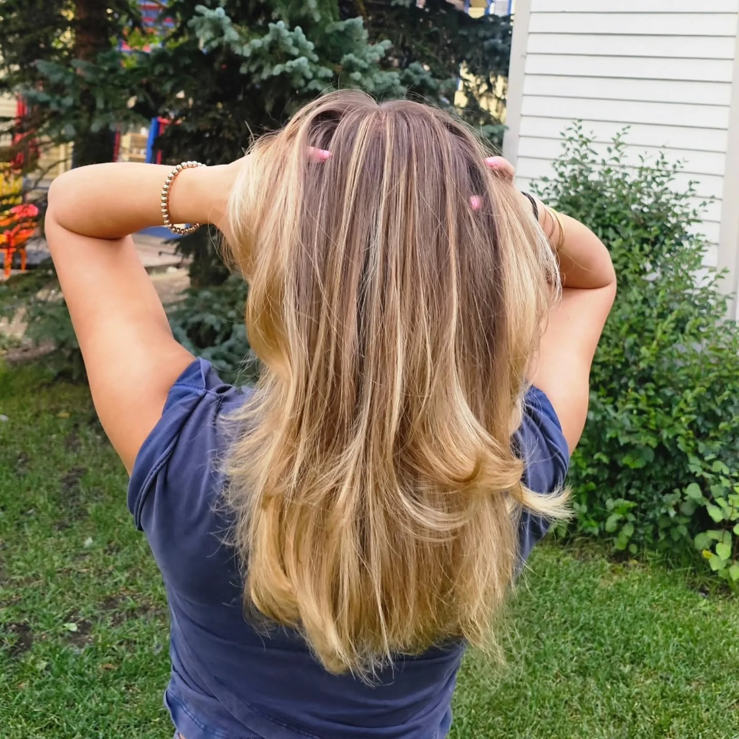 School&rsquo;s back, and so is your glow ✨ Whether you&rsquo;ve been soaking up the summer sun or your blonde&rsquo;s feeling a little too lived-in, now&rsquo;s the perfect time to brighten things up! Fresh highlights or a toner refresh can bring bac