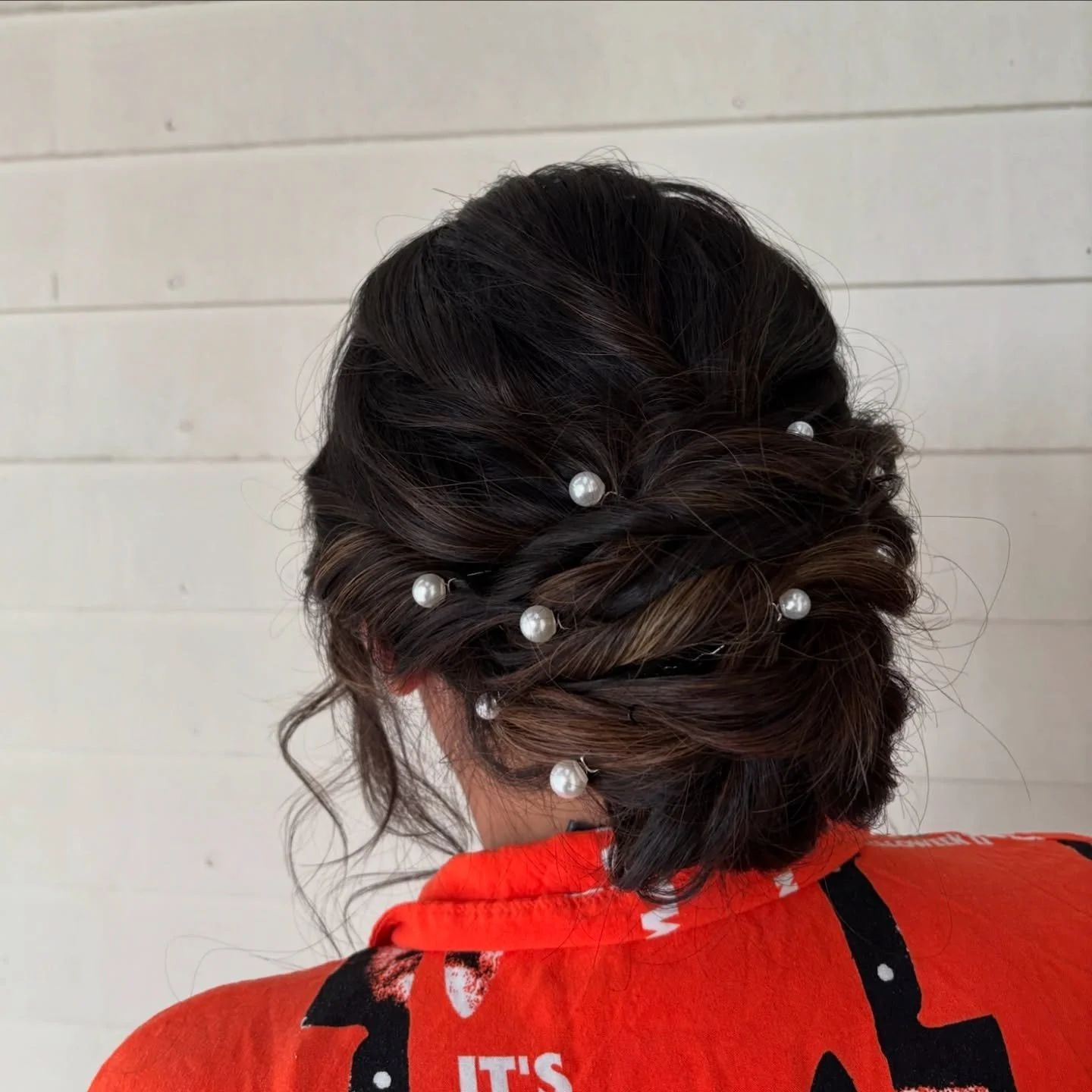 Elegant bridal style + pearl details💍🤍

I love creating boho textured bridal styles for our mountain brides! Any brides hiking/backpacking to their Elopement spot? I would LOVE to hike and do some bridal hair in the back country someday😍🏔️ 

#elo