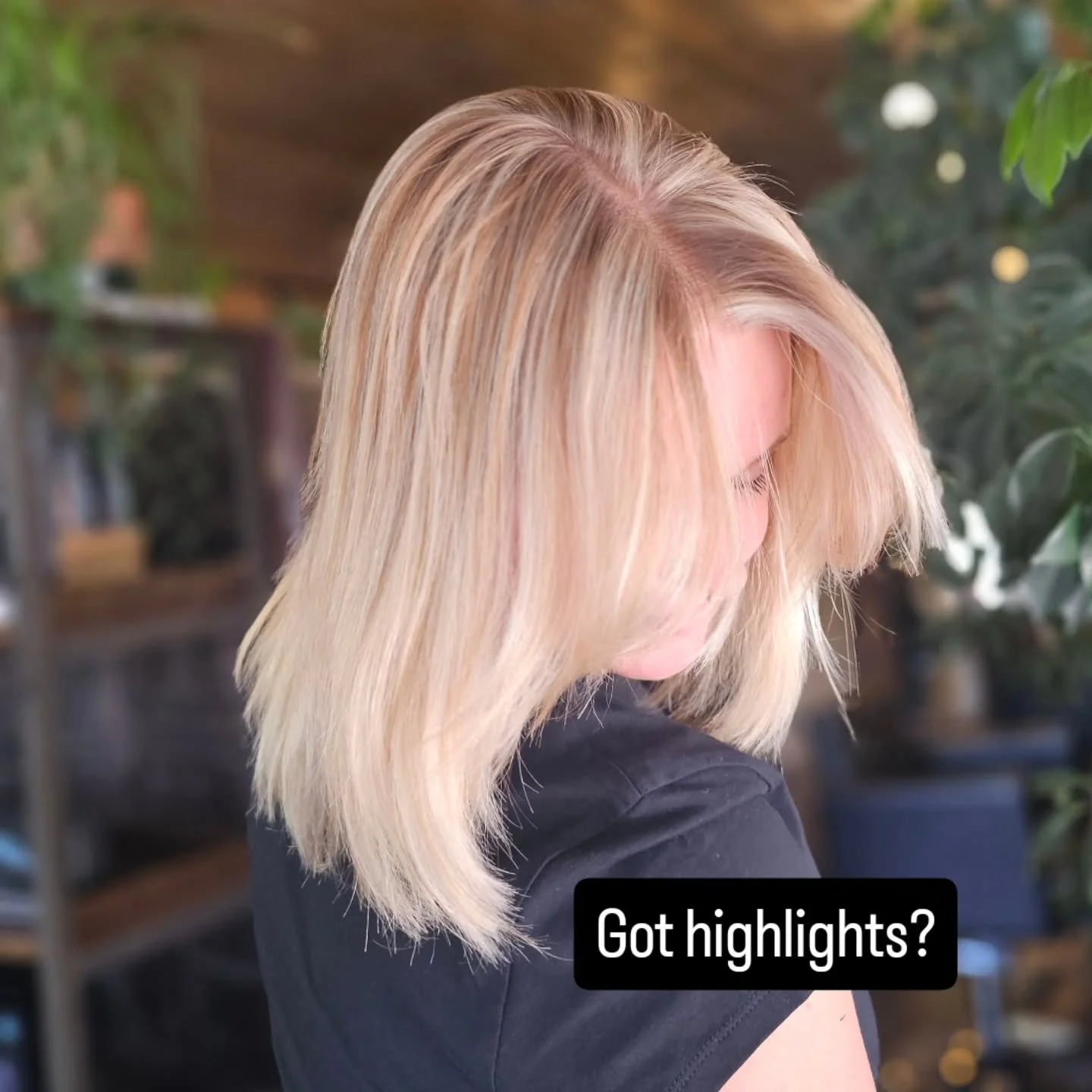 ✨ When your hair is begging for a little sunshine&hellip; ✨

You know that moment when you catch your reflection and think, &ldquo;Something&rsquo;s missing&hellip;&rdquo;
That&rsquo;s usually your hair gently whispering: highlights, please.

Today&r