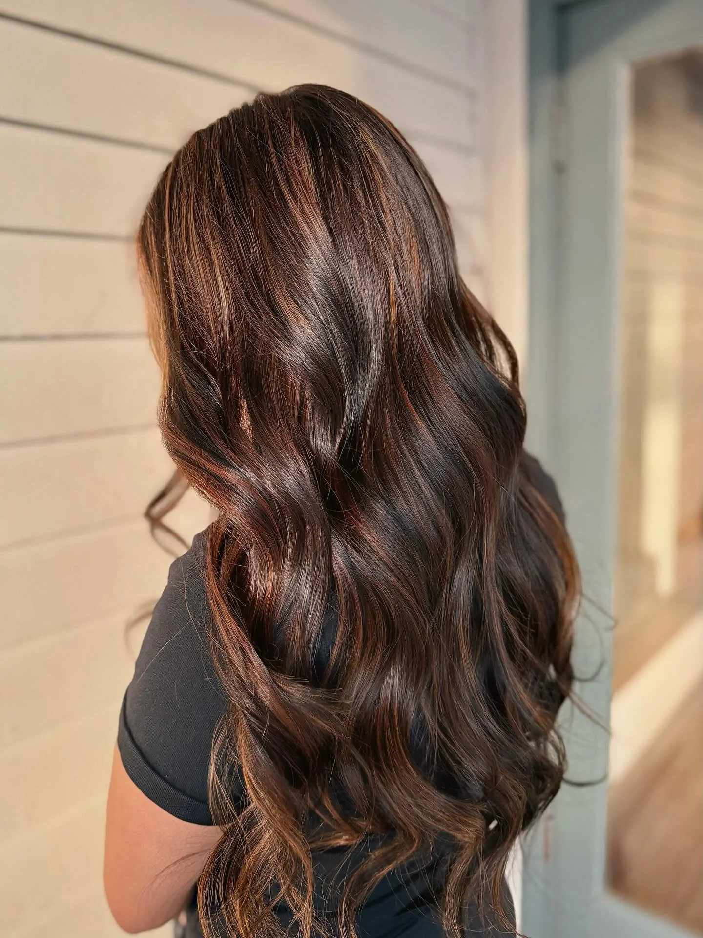 Warm caramel highlights to make every wave pop ✨🤎

#highlights #hairstylist #breckenridge