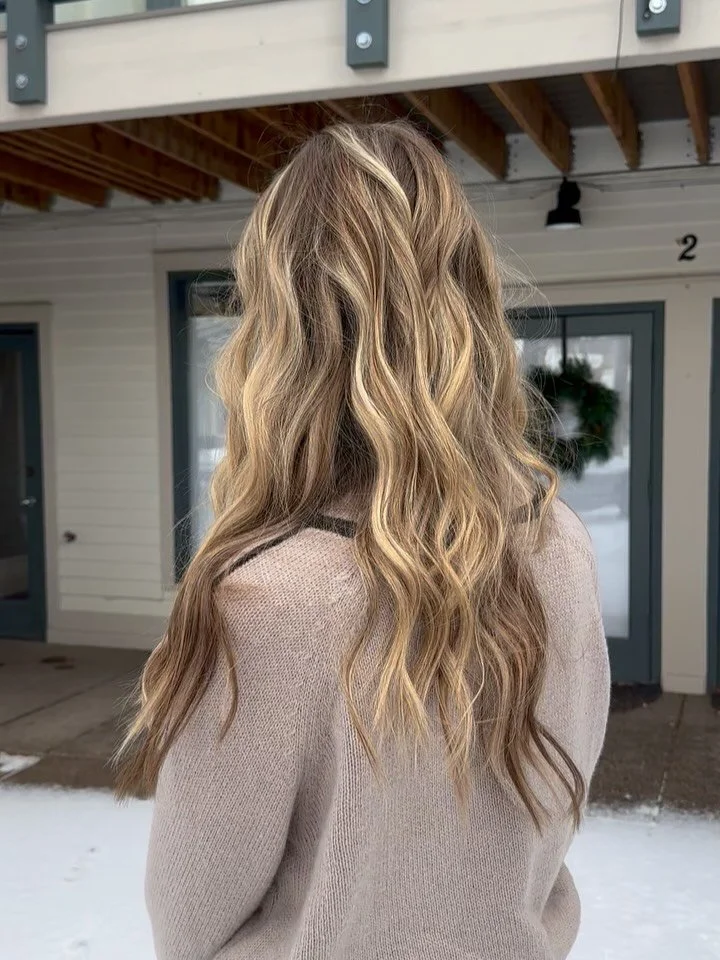 Density K-Tip Extension Application! 

If you are low-maintenance but want extra volume, density and want your curling iron styles to last, K-tips may be the perfect fit for you! 

K-tips are some of the most customizable extensions and they fit low-