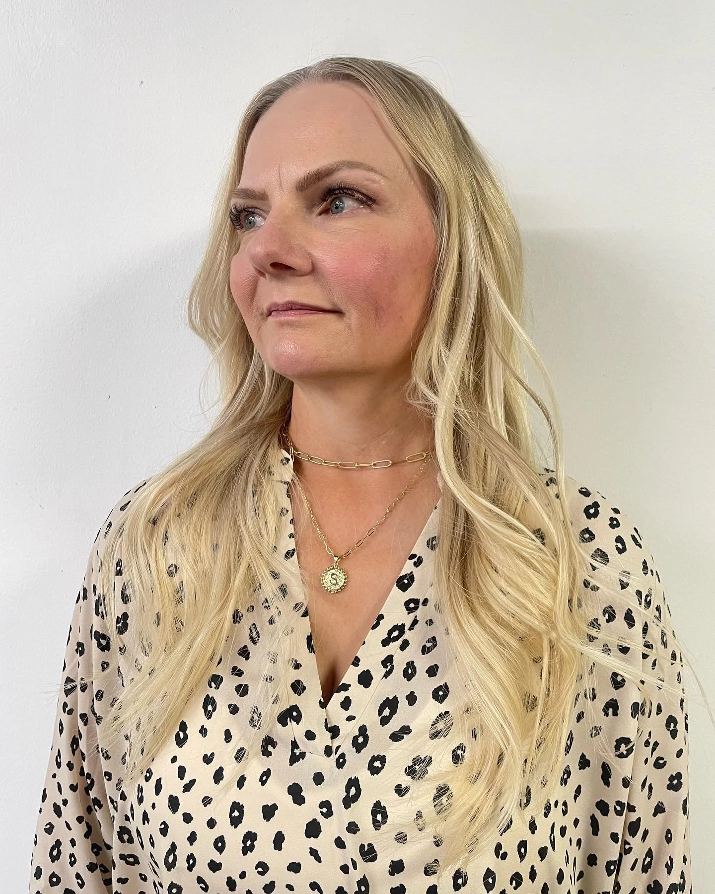 ktips for mom ✨

ever since getting licensed i&rsquo;ve become so passionate about offering extension solutions for all my clients even those that can&rsquo;t support a more traditional install. 

we did a full head of ktips to give her the hair she&