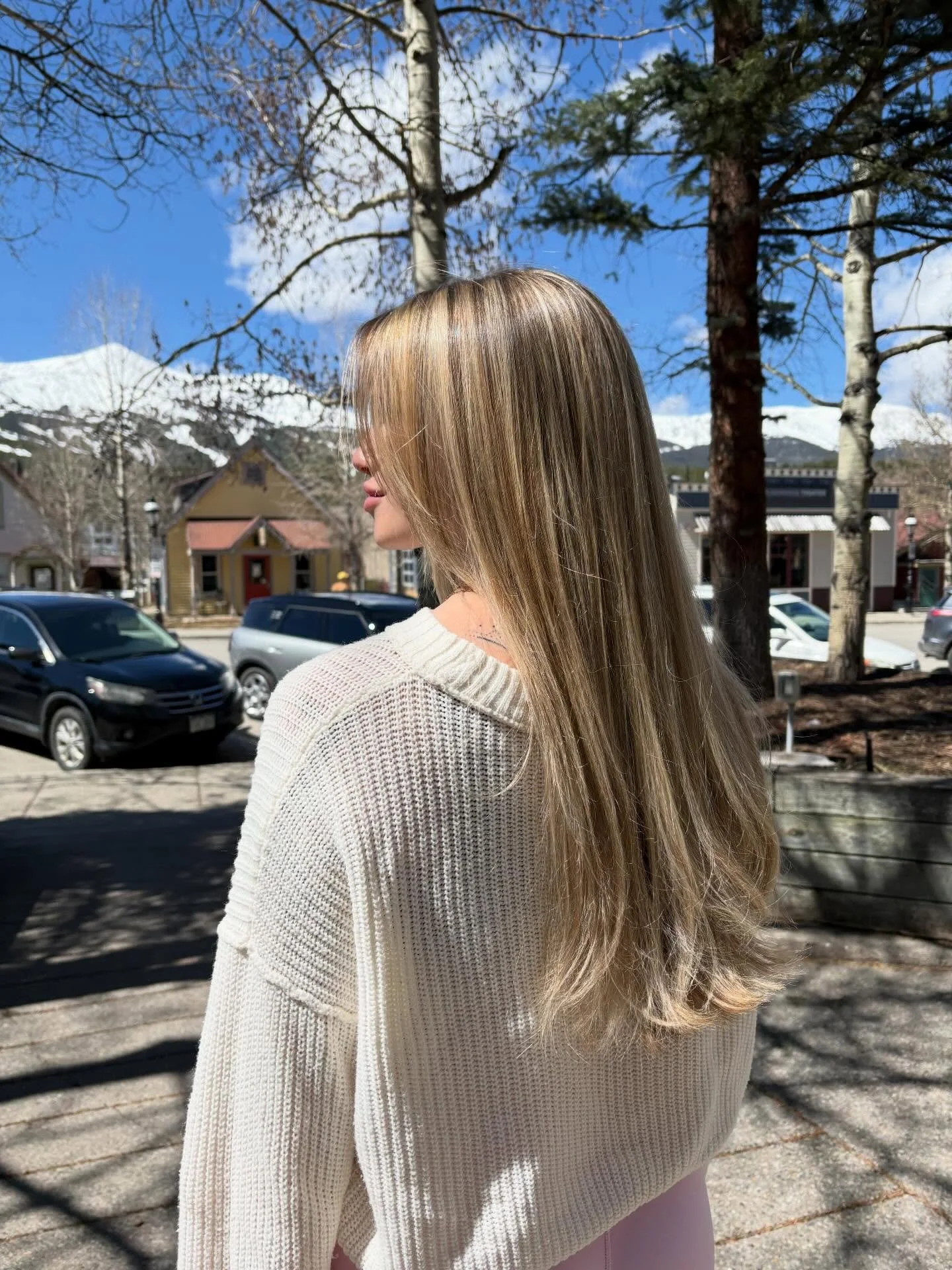 A sun-kissed full highlight just in time for spring✨