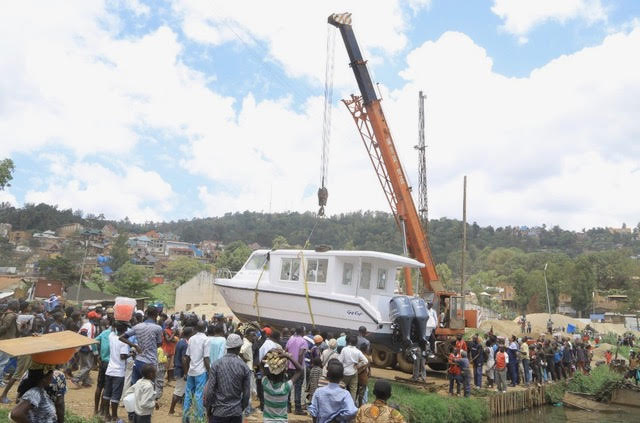 boat & crane 1.jpg