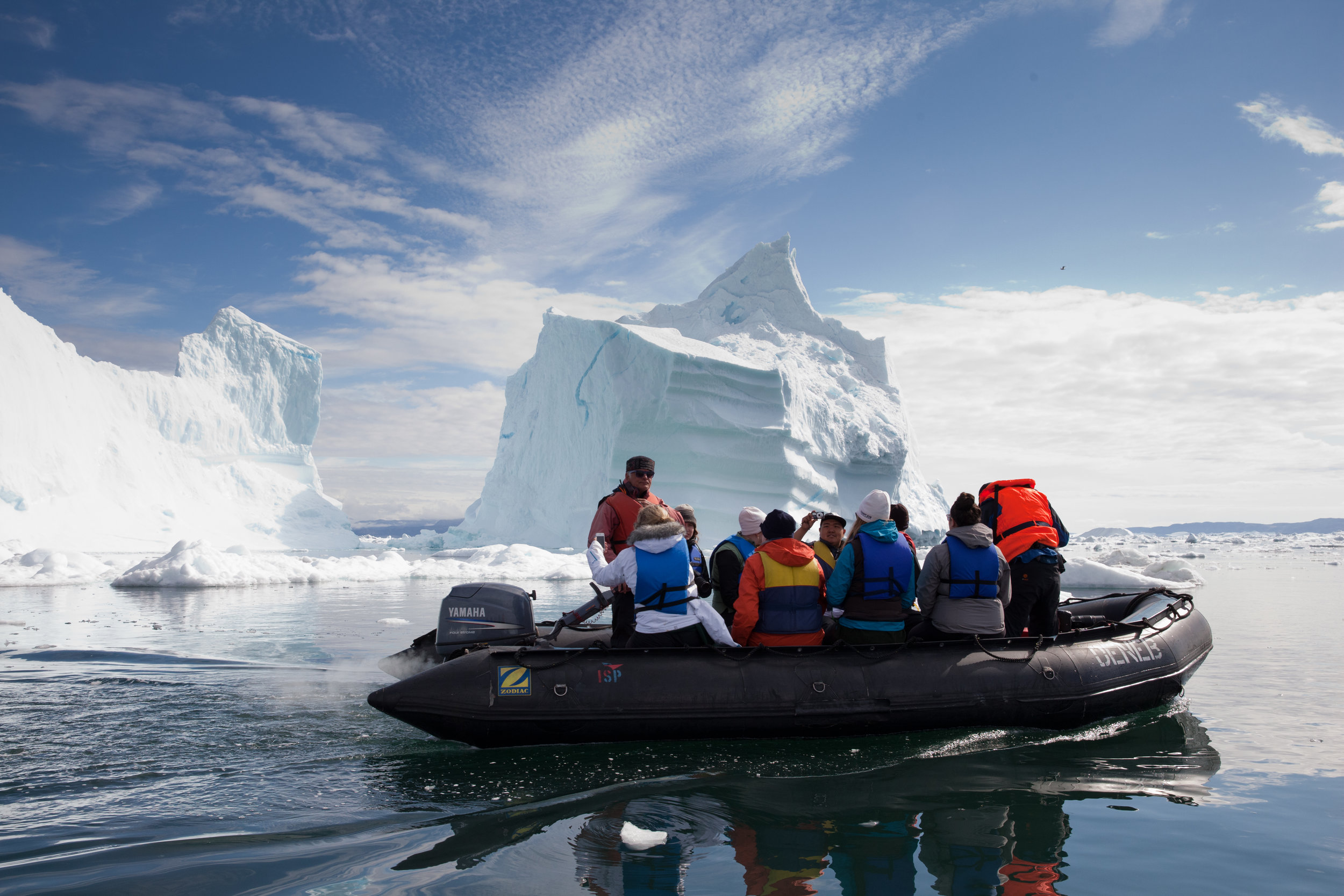 The arctic Live dive will connect us with our arctic ocean. Photo: Lee Narraway/Students on Ice