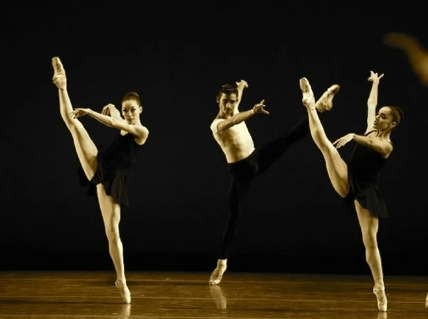 Doing the ballet thing. Photo by Bob Mooney