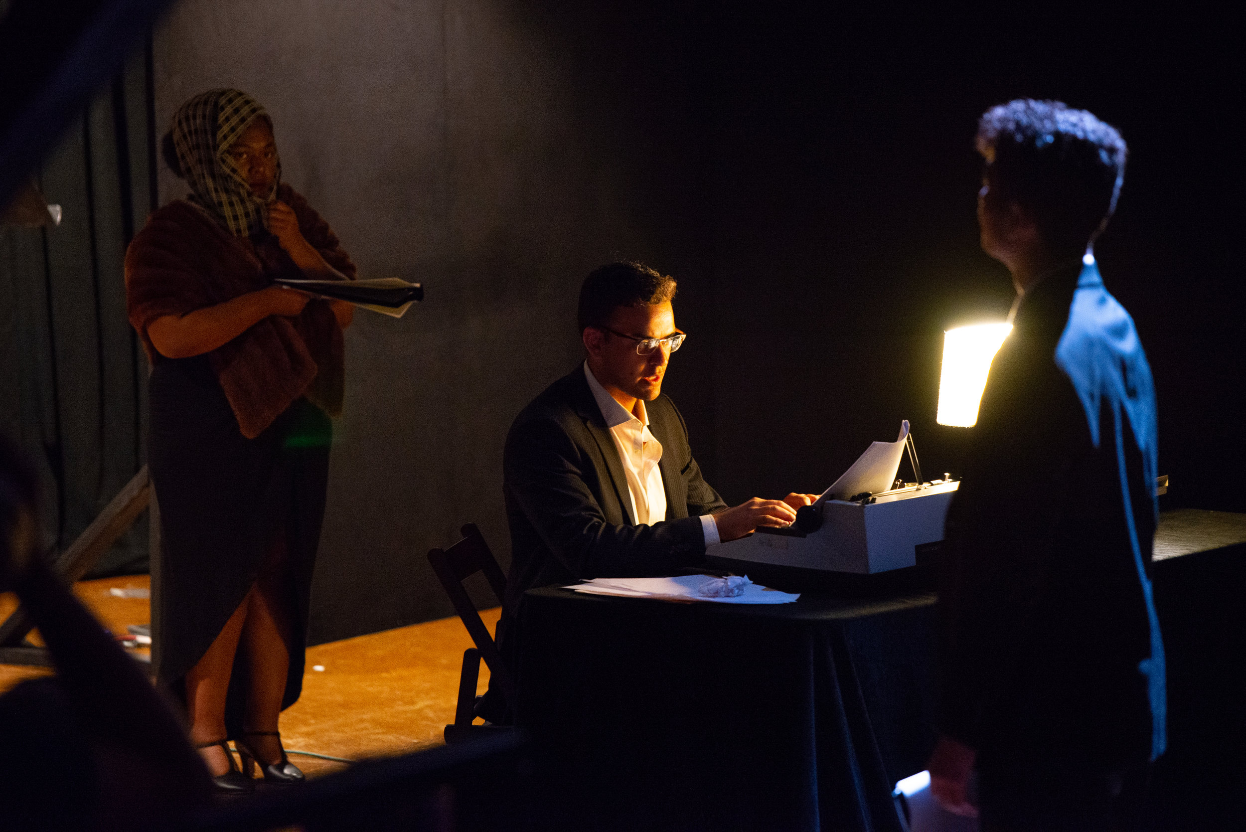 TM19_TheaterHappensInTheDark_performance-15.jpg