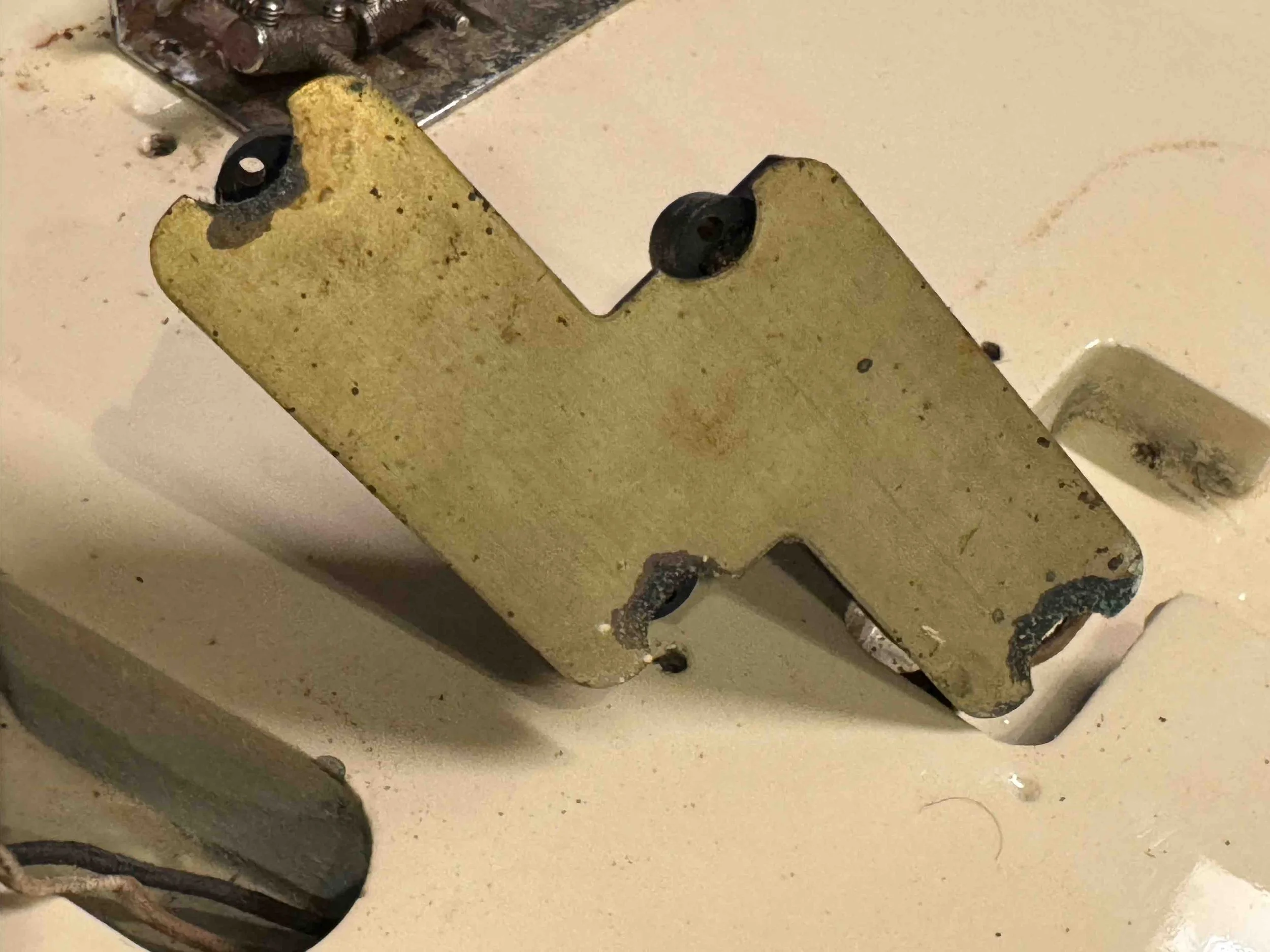 fender pup bottom for 59 p bass.jpg