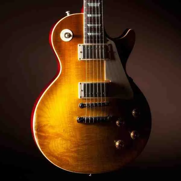 Les Paul in the shadow.jpg