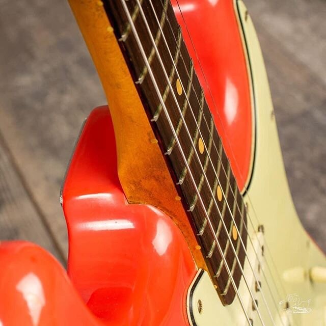 62 Fiesta Red = Happiness!
📷: @garrettparkguitars 
#fender #fenderstratocaster #vintagefender #62fenderstrat #fiestared #fenderguitars #fenderguitar #electricguitar #guitar #guitarras #vintageguitars #musician #guitarplayer