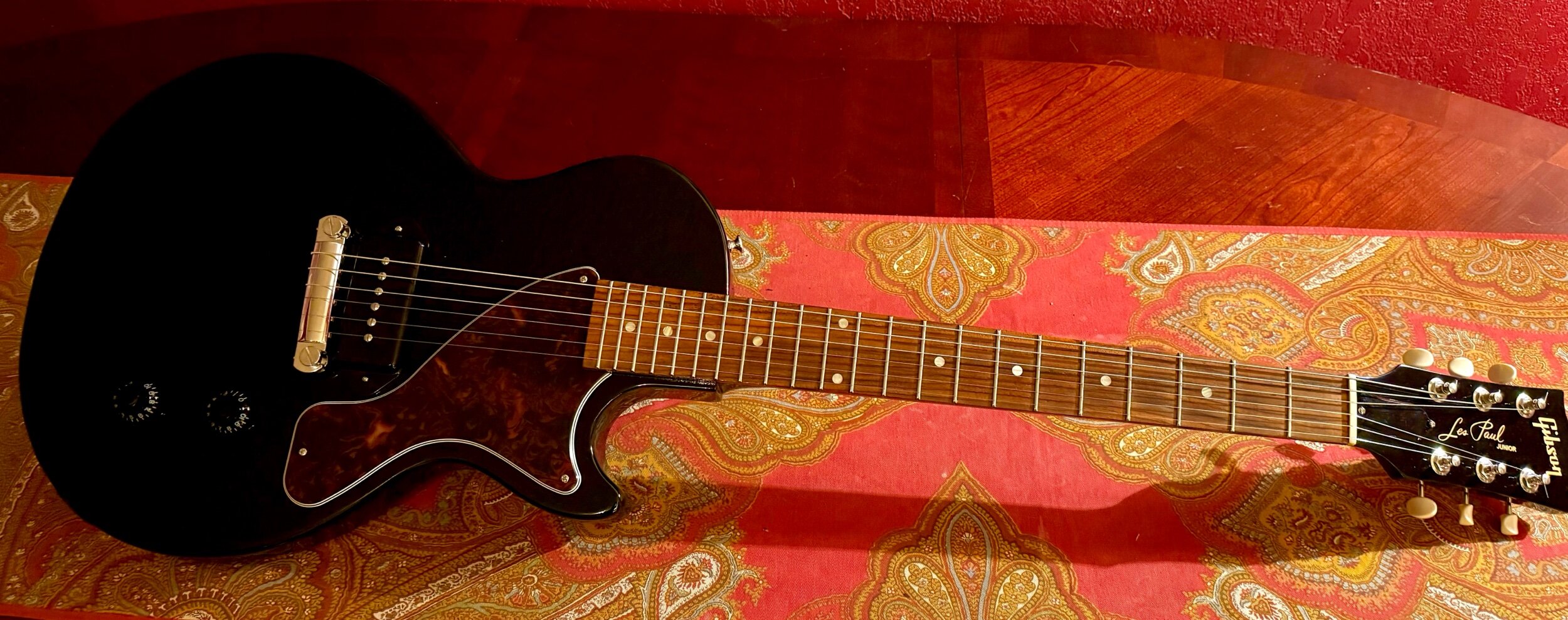Gibson Les Paul Junior Ebony-Tort For Sale — Winter Park Gibson Les Paul Junior Ebony-Tort For Sale — Winter Park