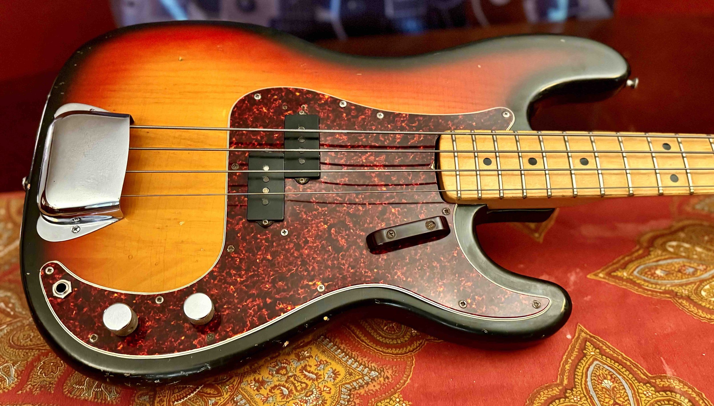 1973 Fender Precision.jpg