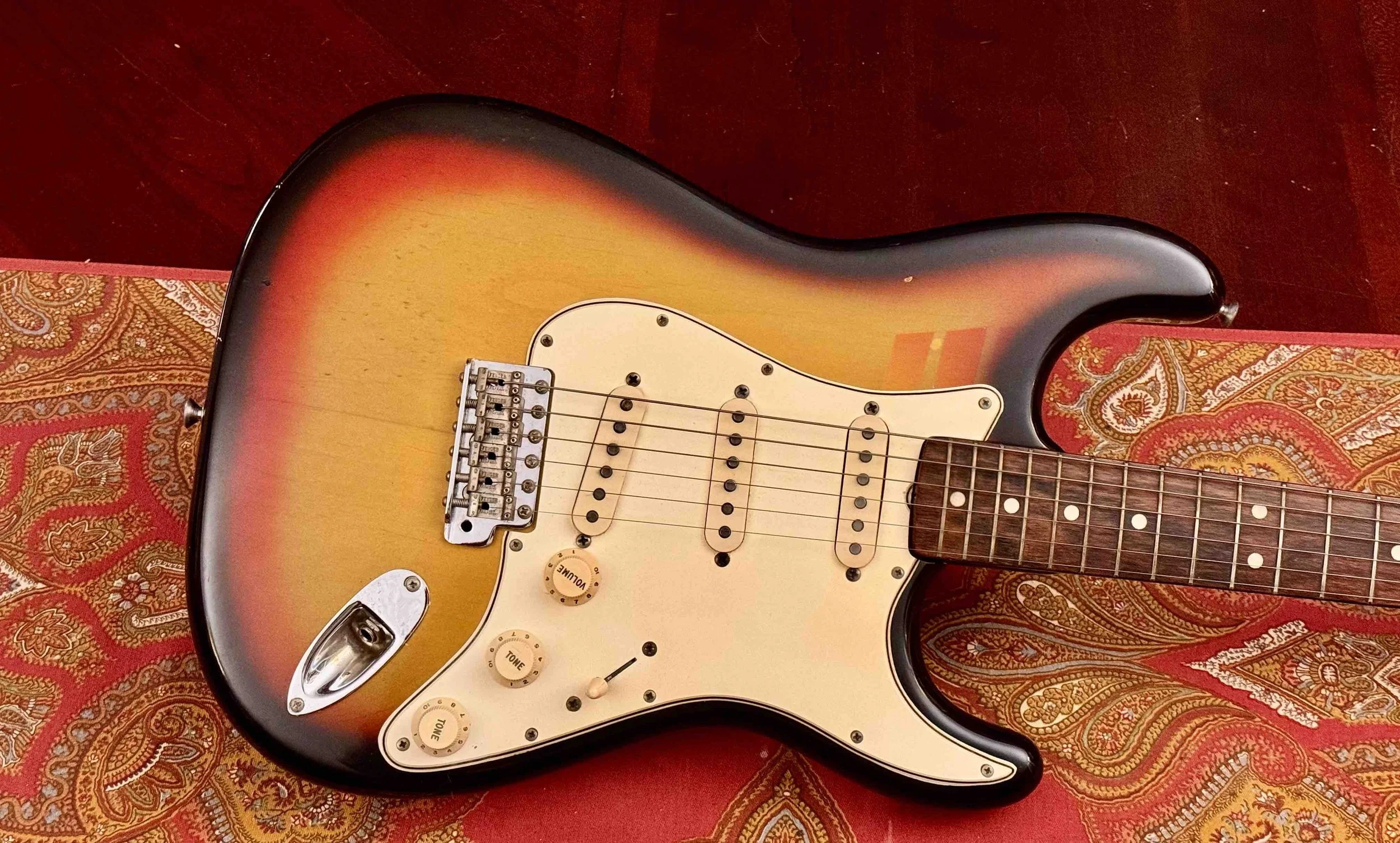 1965 Fender Stratocaster for sale.jpg
