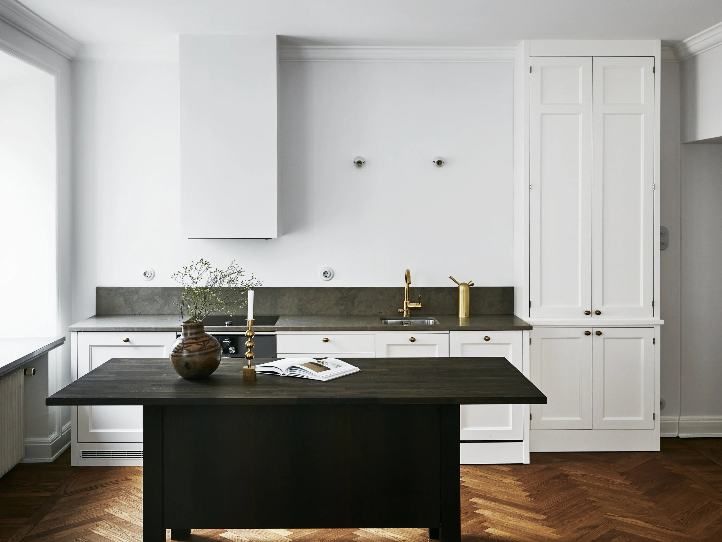 Kitchen_and_Beyond_white_20.jpg