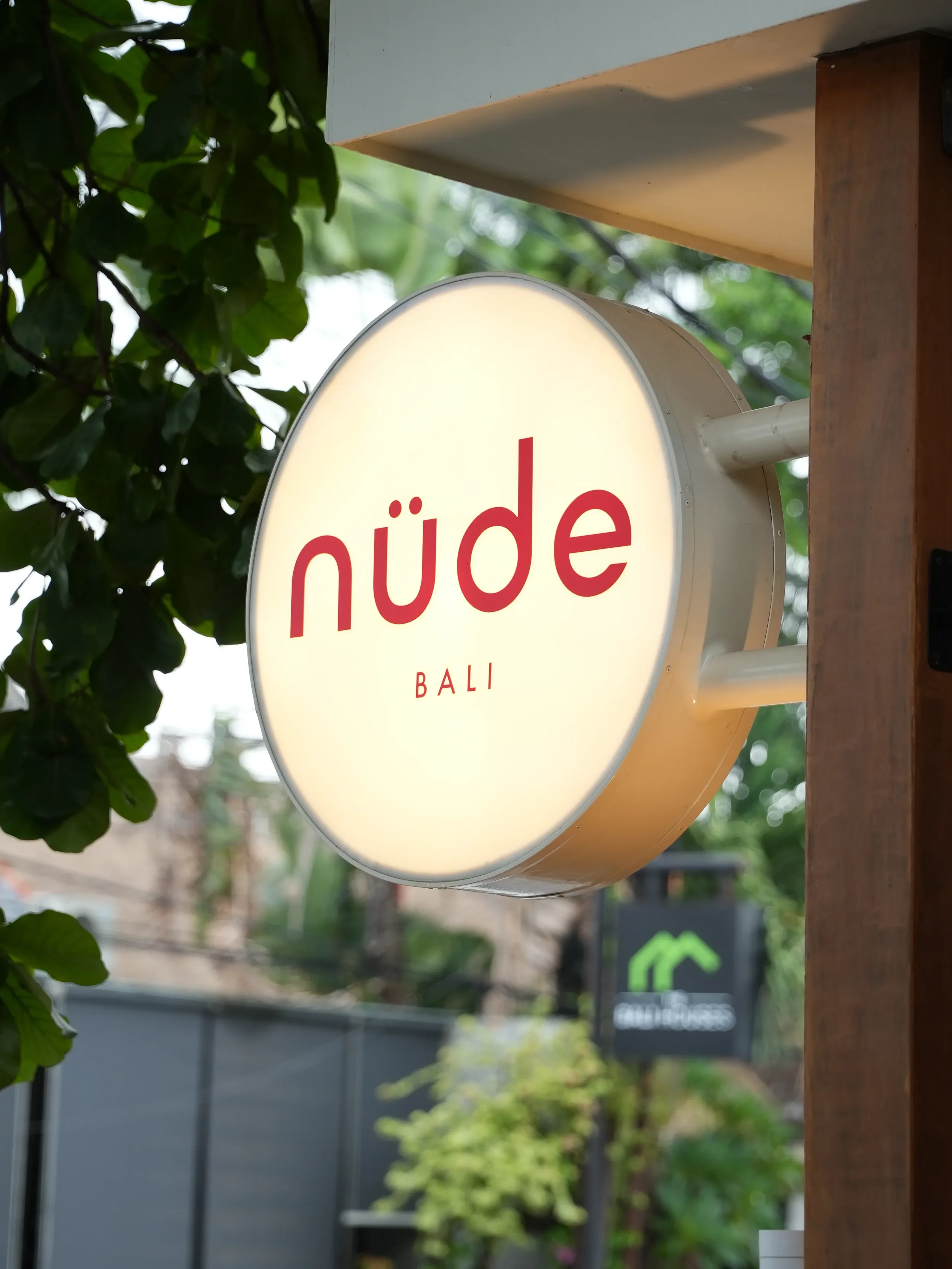 brandworks-branding-nude-bali-016.webp