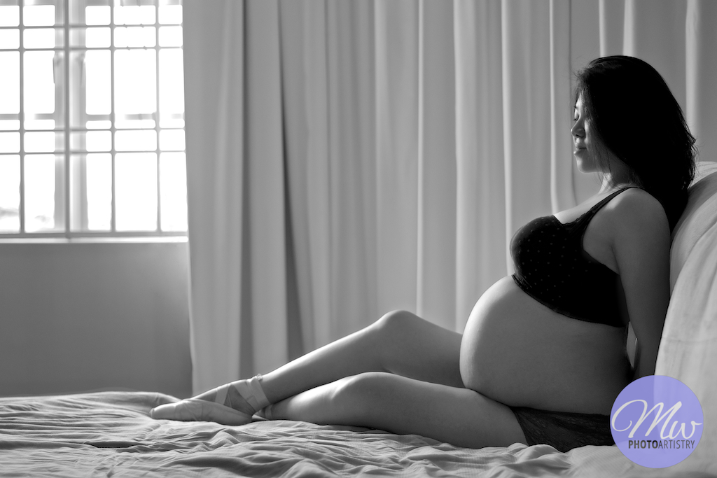 Kuala Lumpur Kuching Malaysia Maternity Pregnancy Photographer Black White Photo