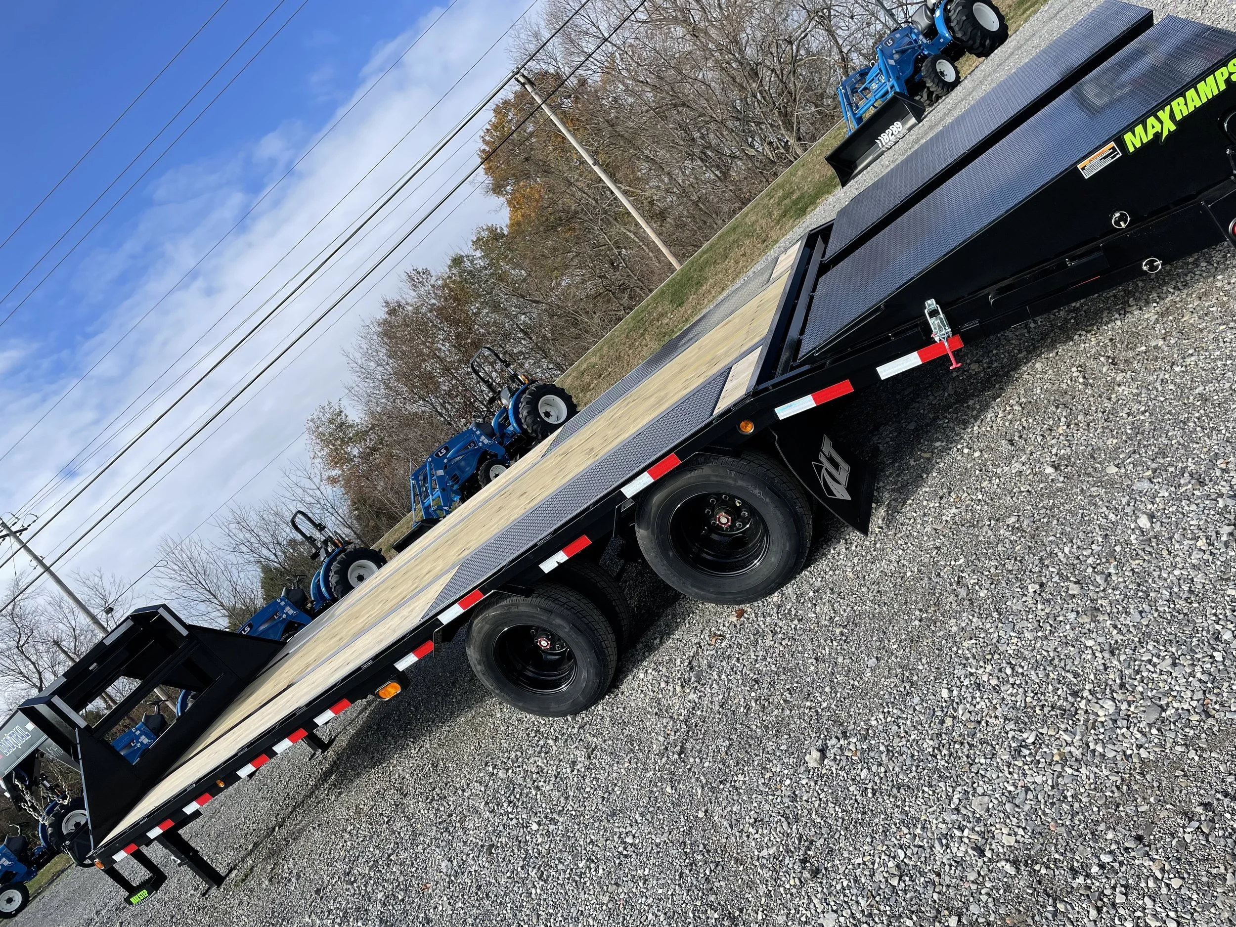  25’ GOOSENECK  DUAL TANDEM AXLE   $17,400   
