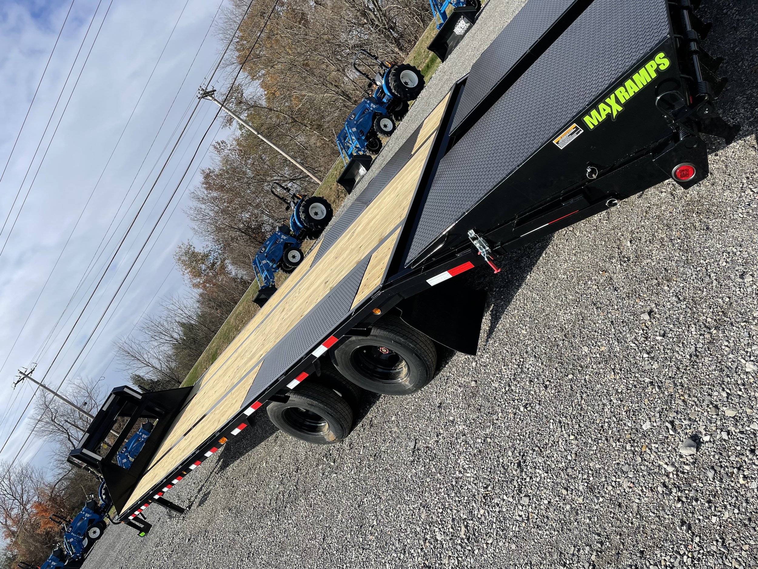  30’ GOOSENECK  DUAL TANDEM AXLE   $18,200   