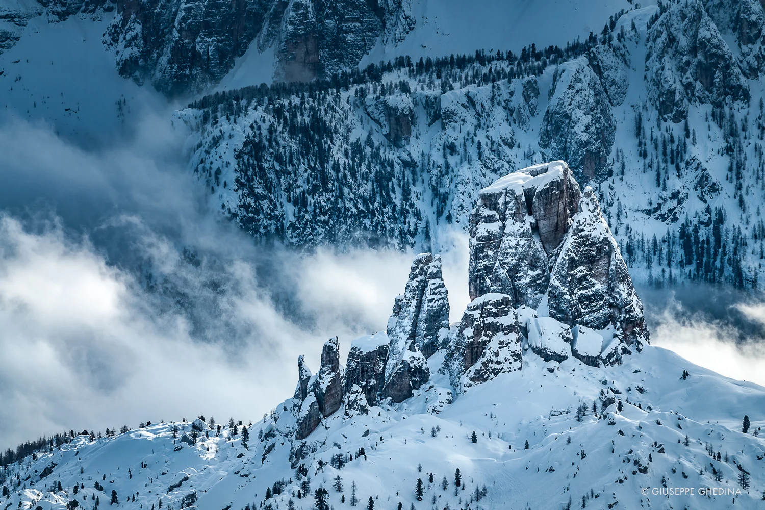 Inverno in Cinque Torri _ Photo @GIUSEPPEGHEDINA.COM