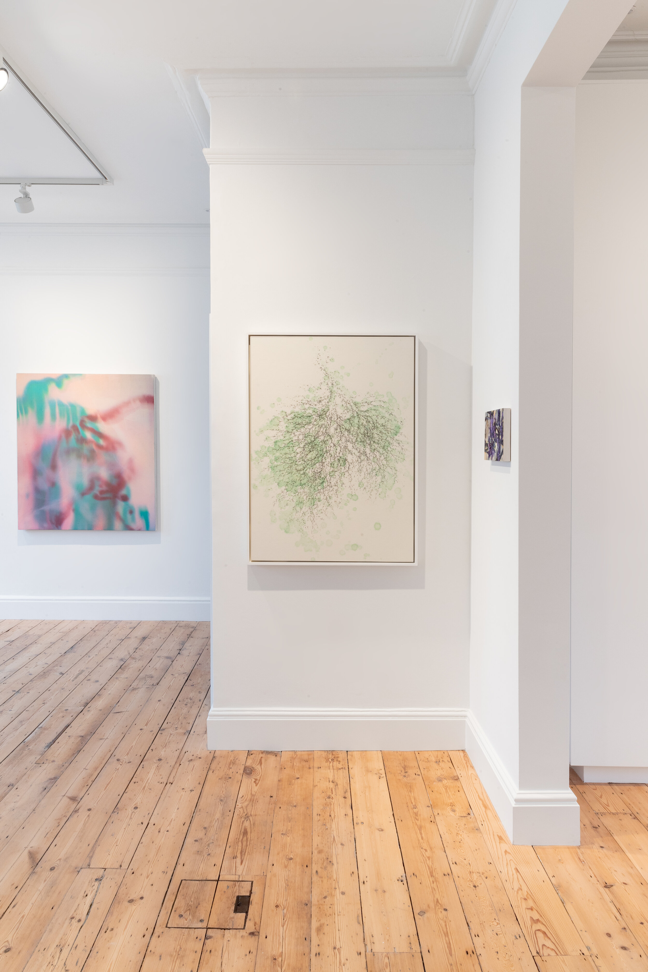  Installation View  [RL]: Jana Emburey, Breathe, 2021; Yuichiro Kikuma, Variations VII no 6., 2019. 