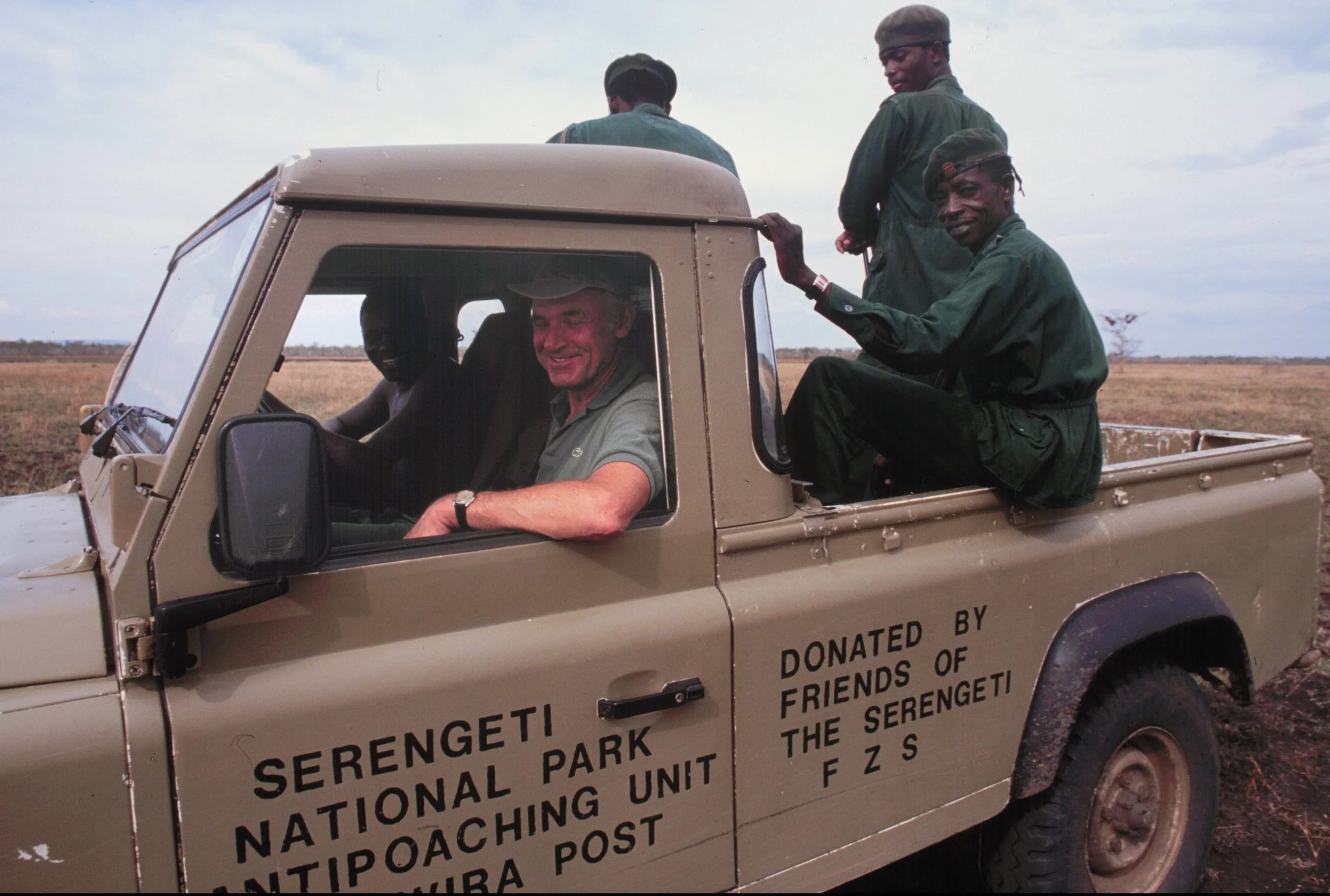 Auf Patrouille mit Serengeti-Rangern und FSS-Land Rover | © Foto by Ruedi Suter