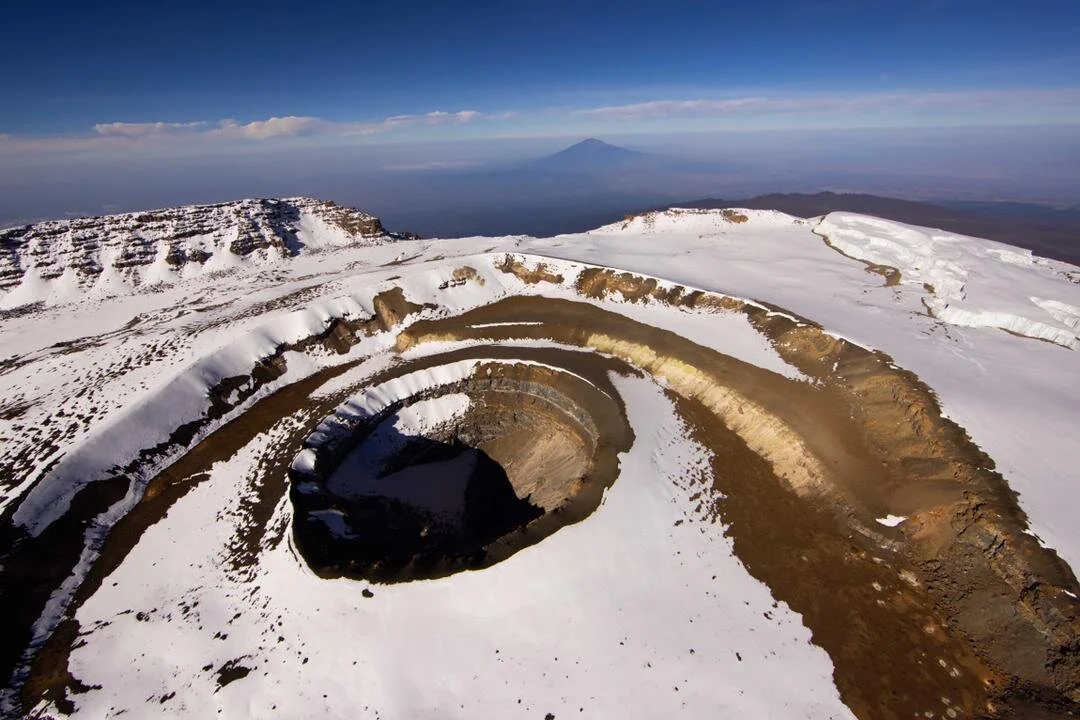 Hoch über dem Kilimanjaro