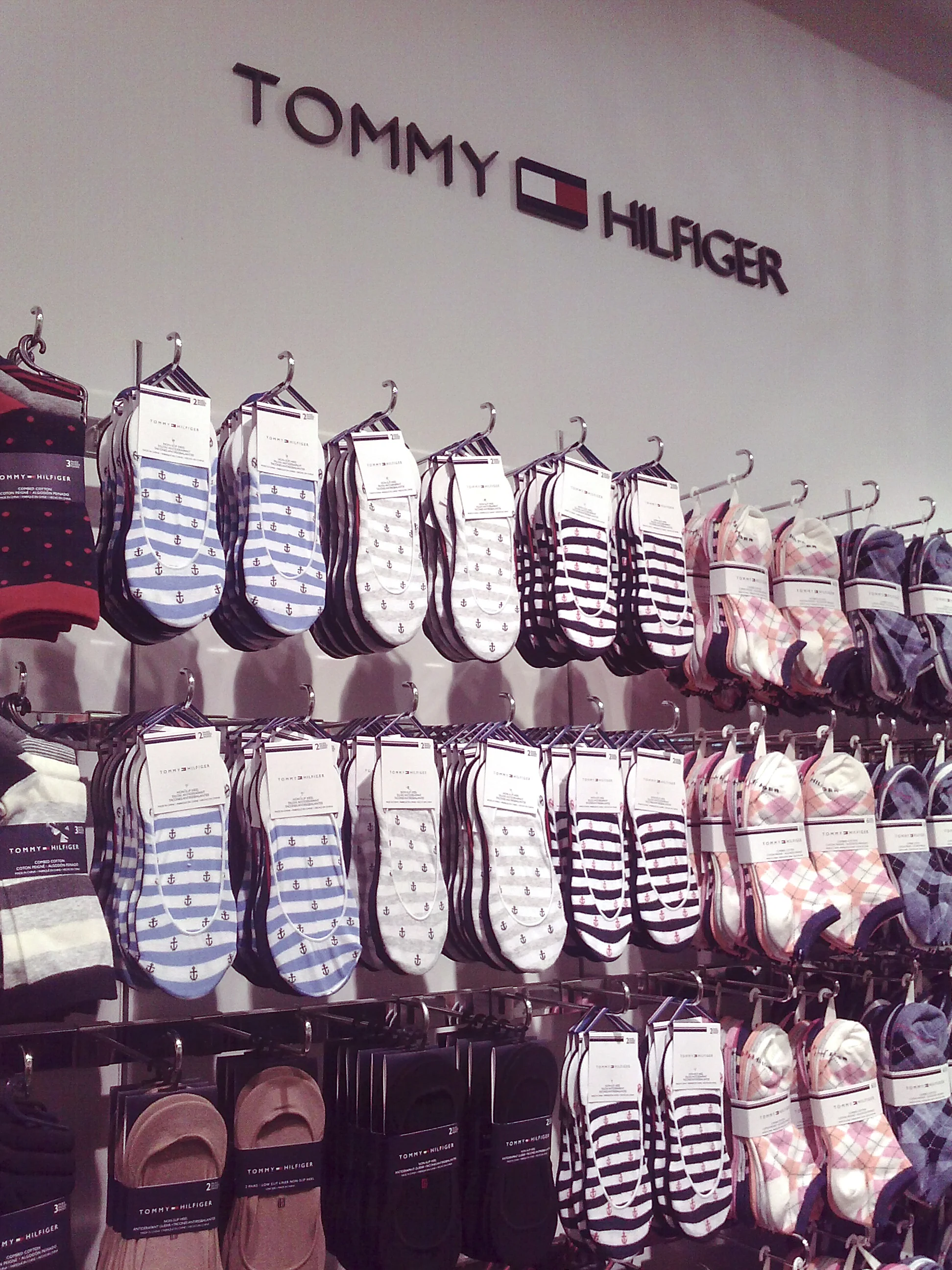 tommy-hilfiger-white-1.jpg