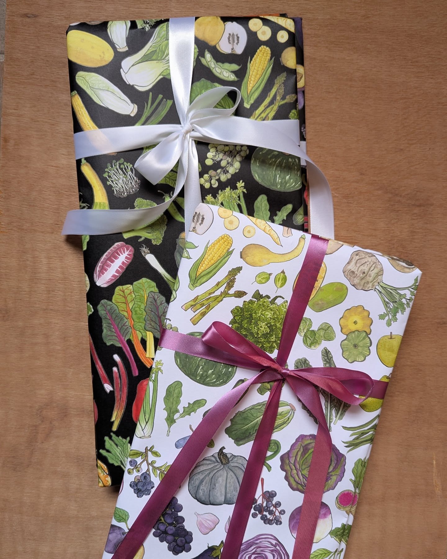 There was a last-minute opening at the farmers market this weekend, so I decided to make another quick trip to Toronto just in time for Mother's Day!

I wrapped up a few calendars in the new wrapping paper for easy gifting! 😉

See you tomorrow from 