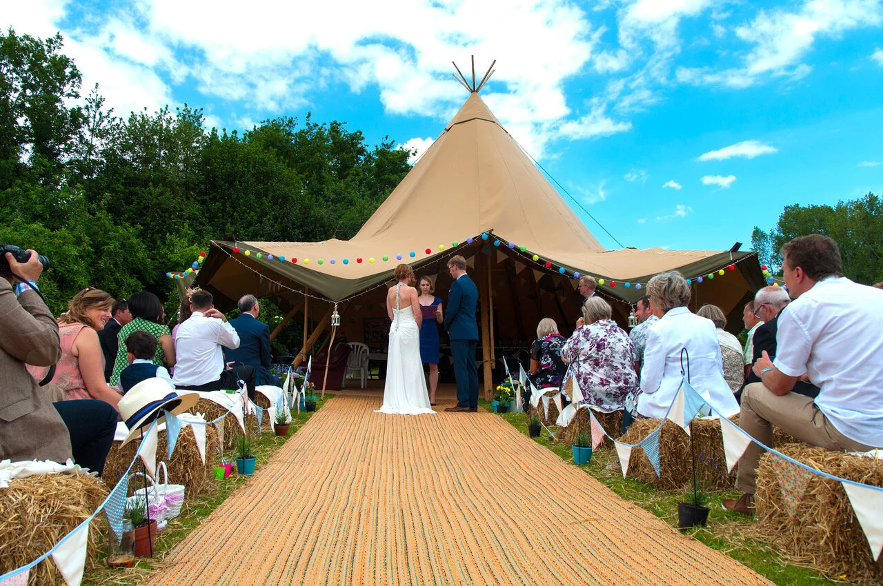 10 Tips for Planning a Tipi Wedding in Kent 